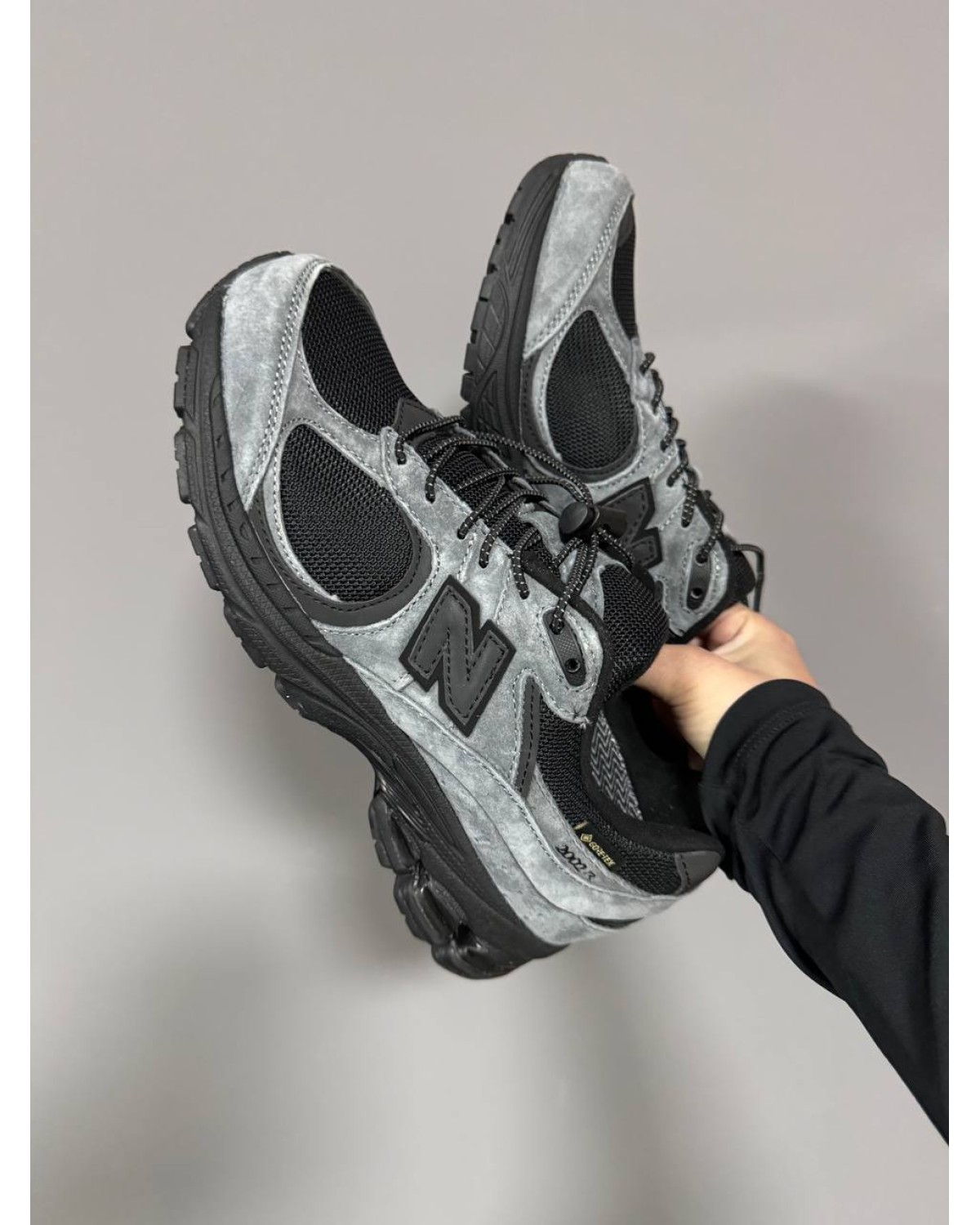New Balance 2002r Grey / Black Gore-Tex
