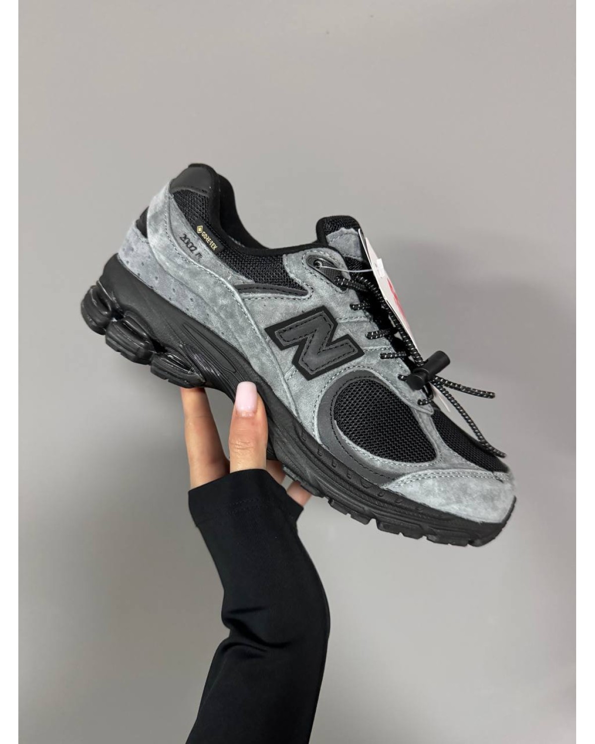 New Balance 2002r Grey / Black Gore-Tex