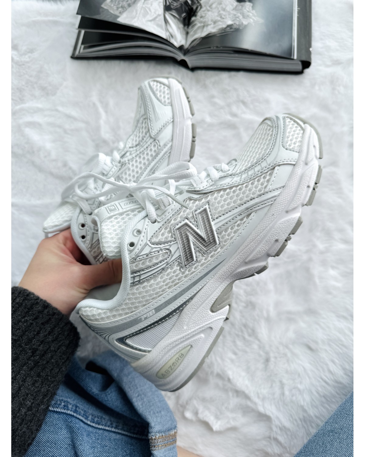 New Balance 740 White