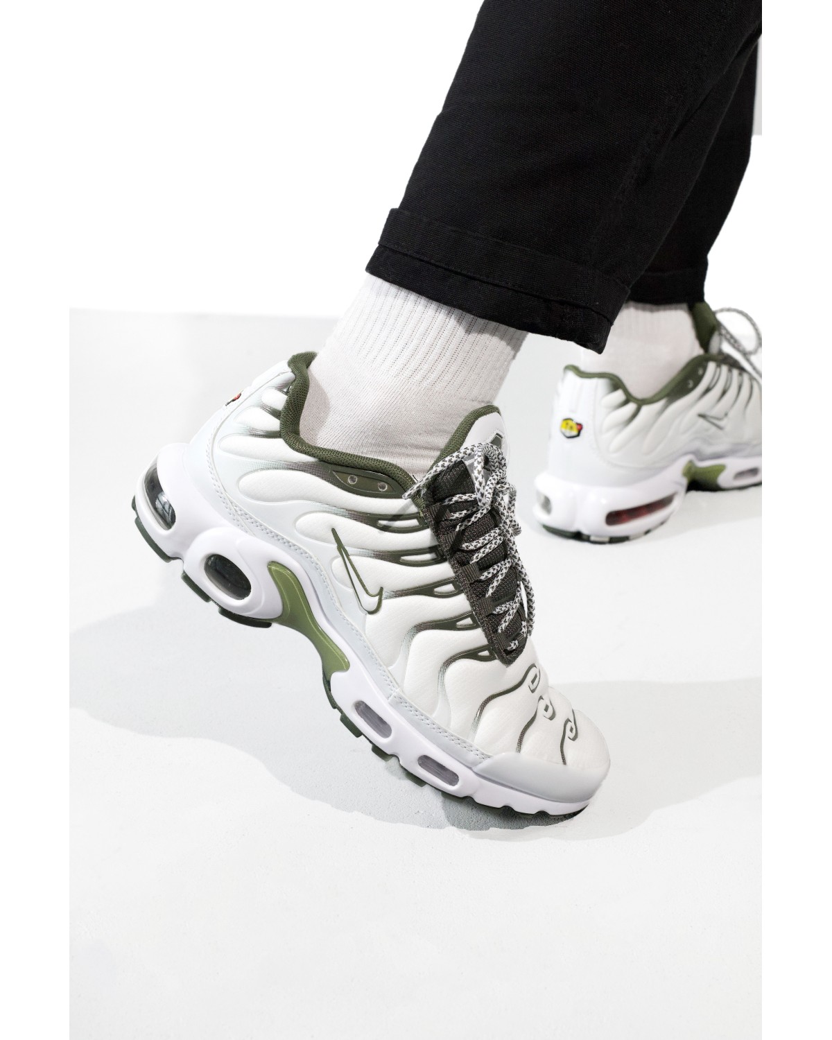 Nike Air Max Plus TN Light Bone/Olive