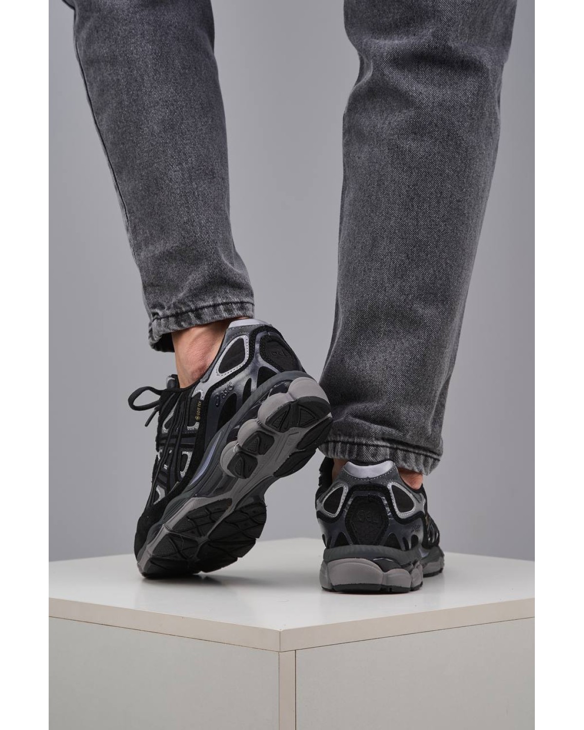 Asics Gel-NYC Graphite Grey Black Gore-TEX