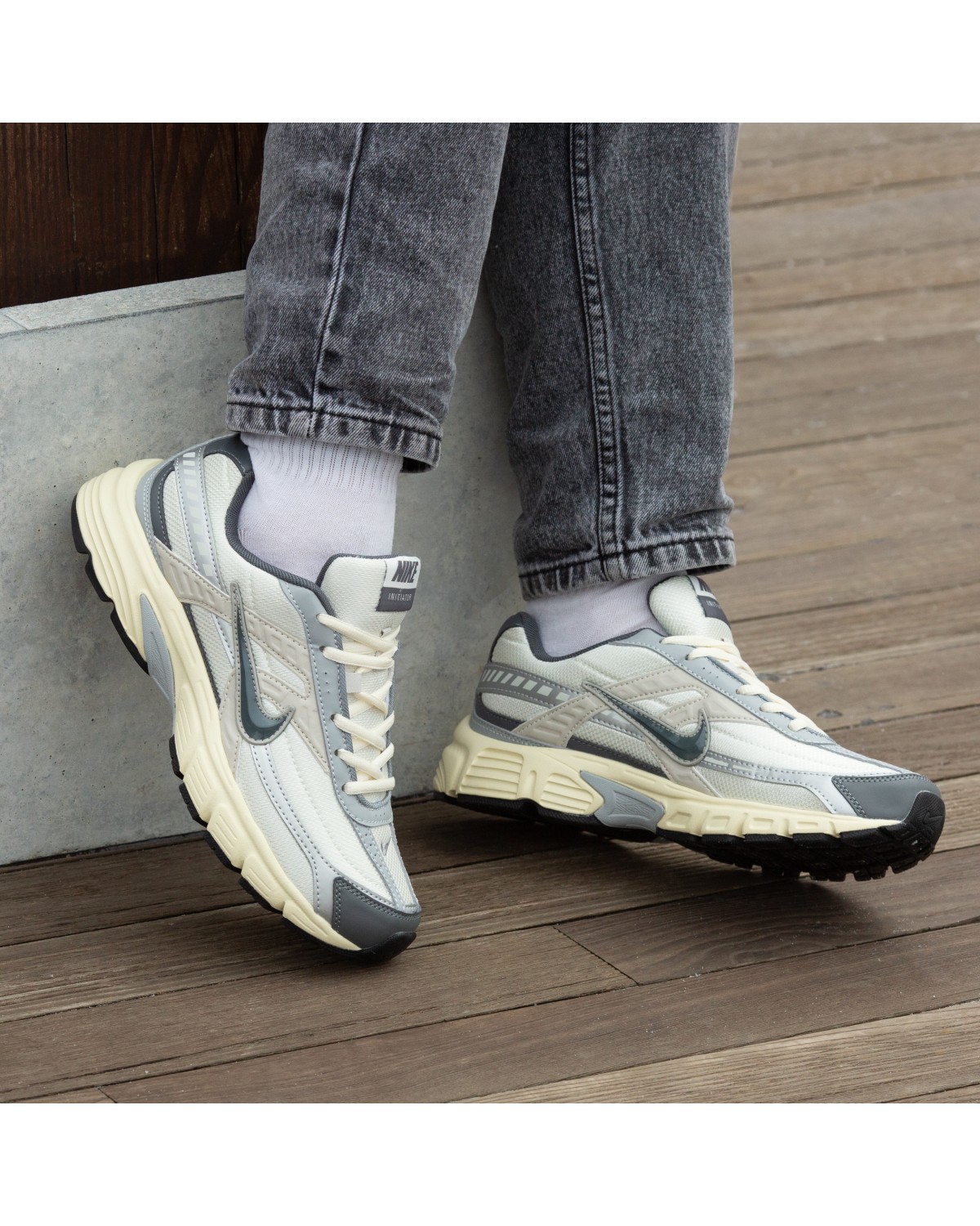 Nike Initiator Beige Grey