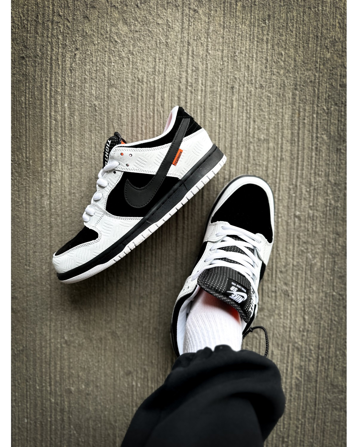 Nike SB Dunk Low Tightbooth