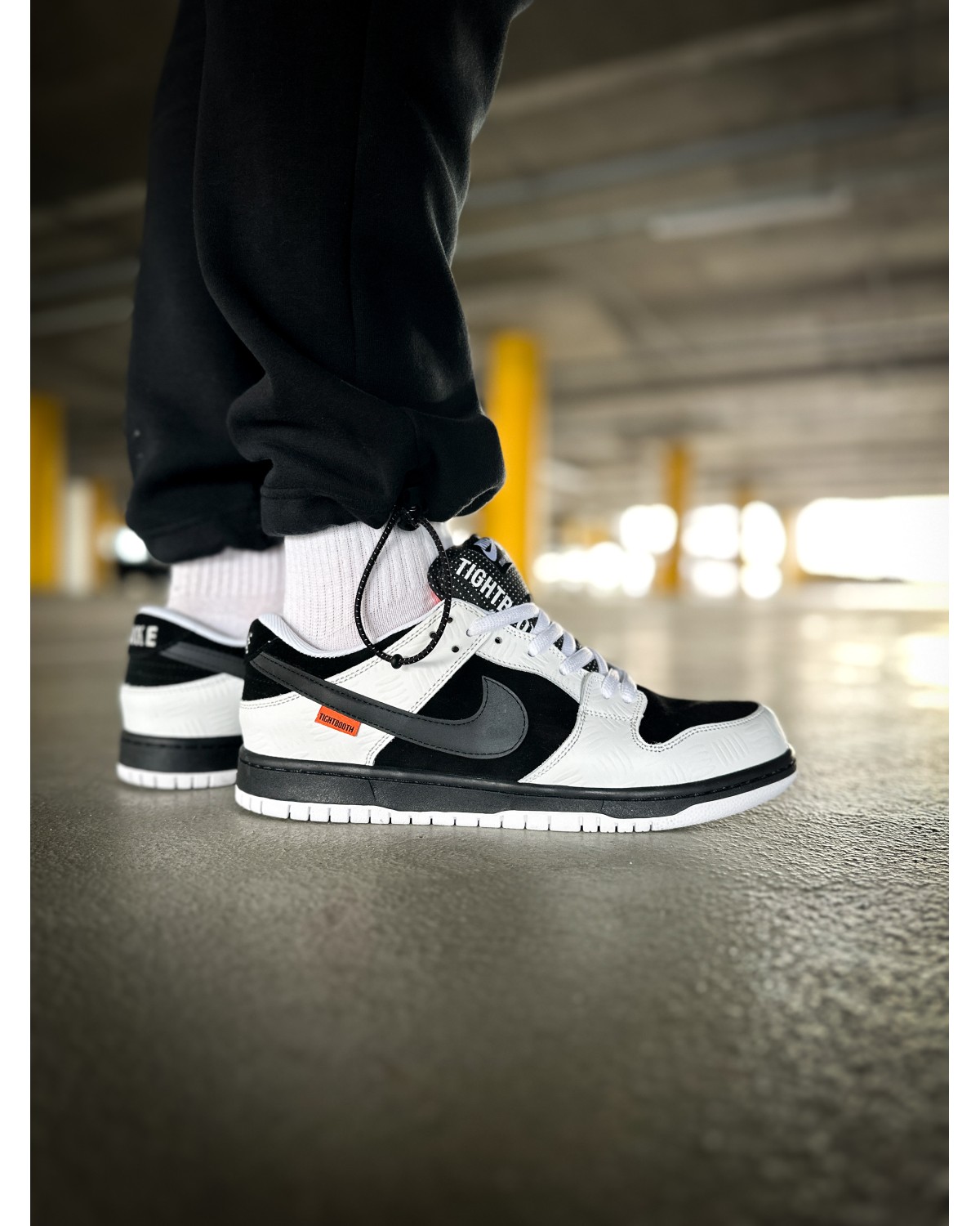 Nike SB Dunk Low Tightbooth