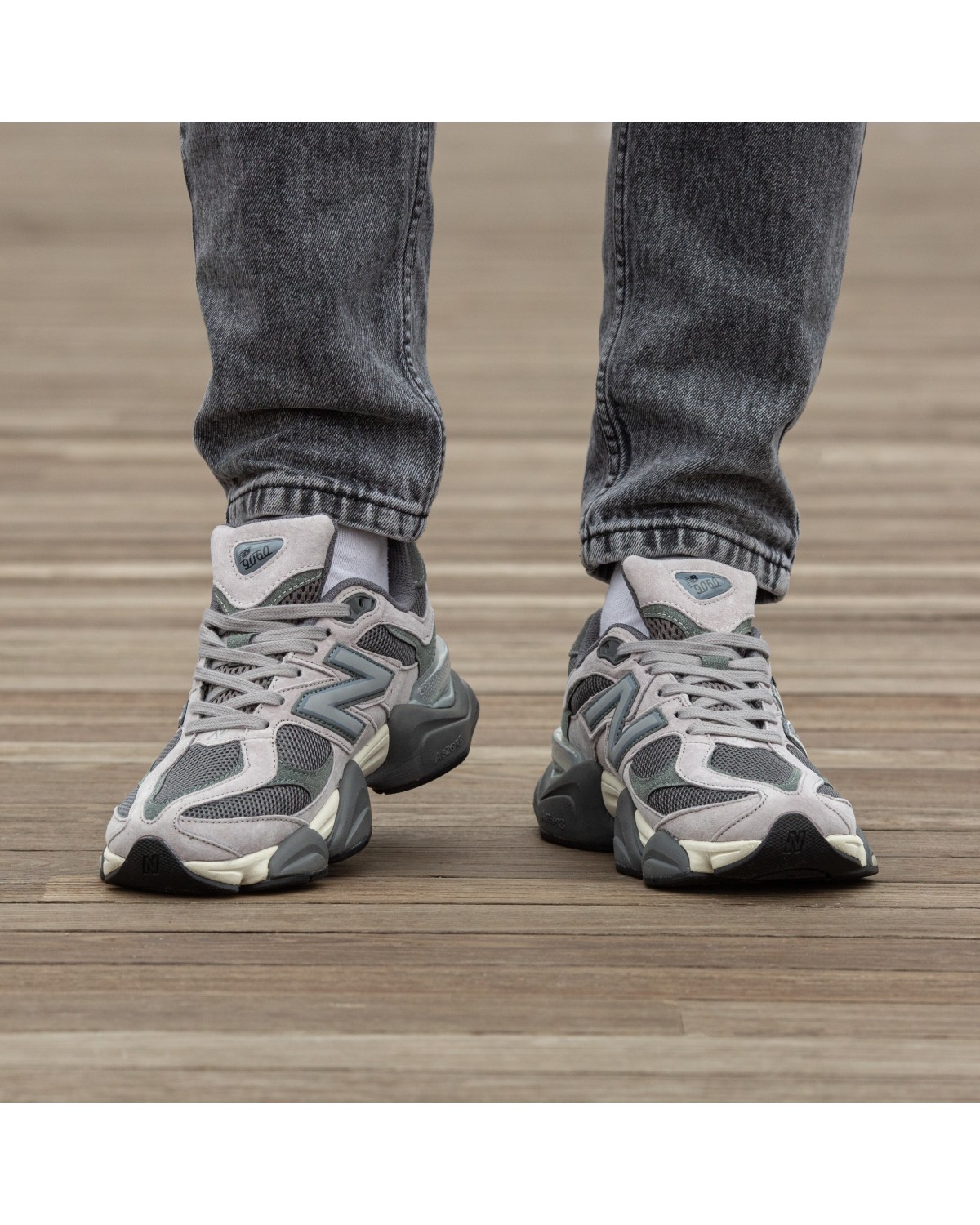 New Balance 9060 Grey