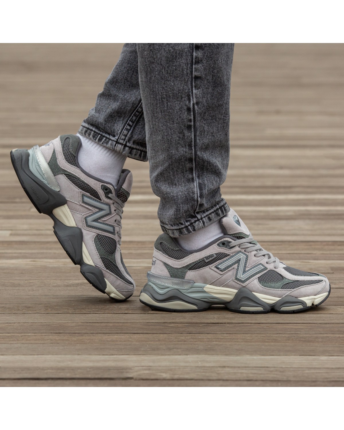 New Balance 9060 Grey