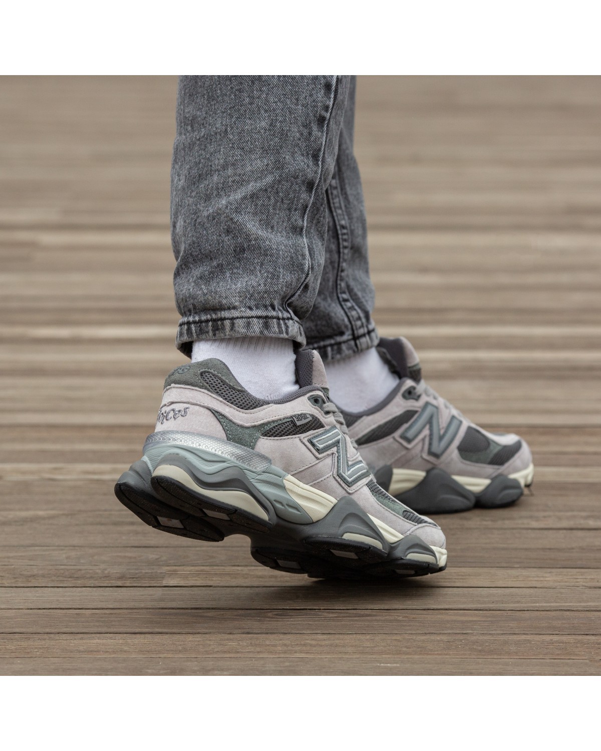 New Balance 9060 Grey