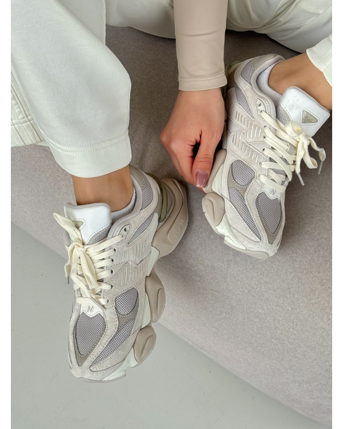 New Balance 9060 Beige/Pink