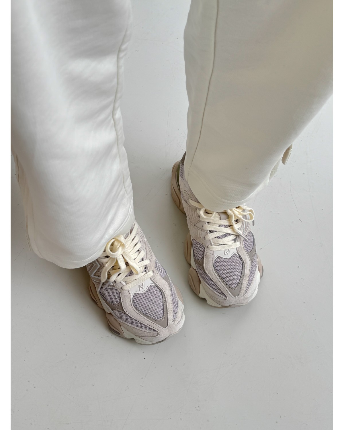 New Balance 9060 Beige/Pink