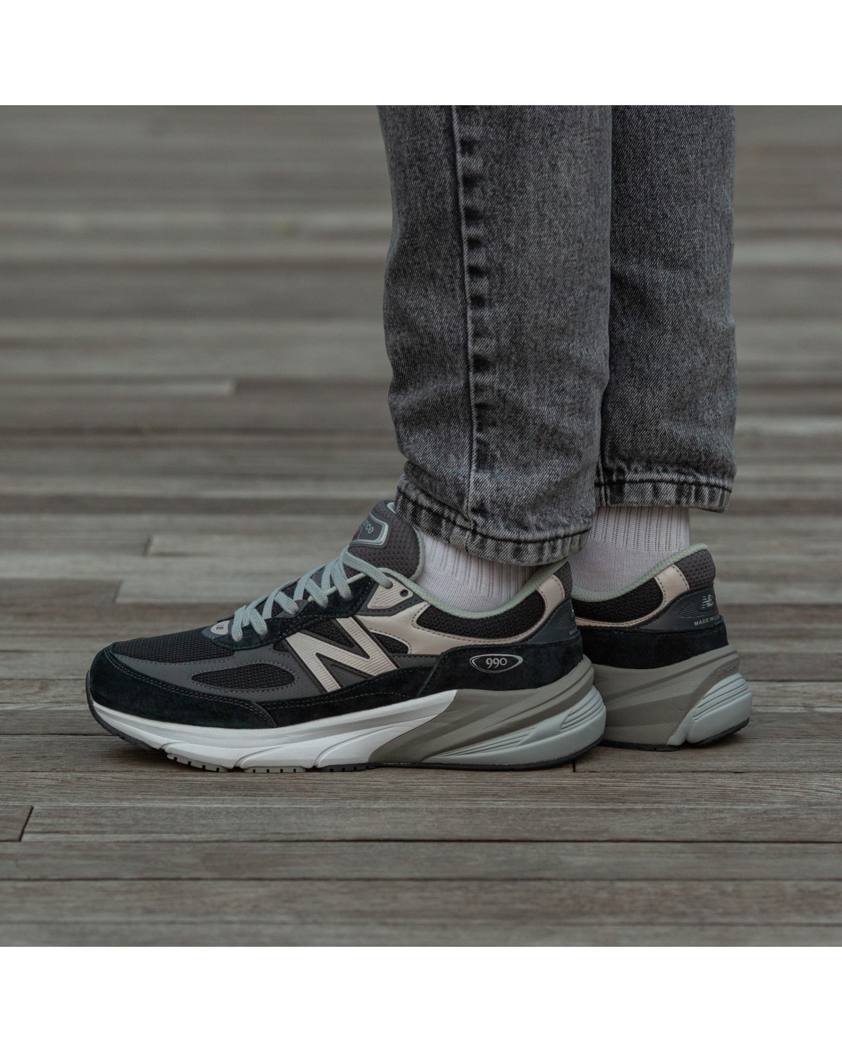 New Balance 990 v6 Black Grey
