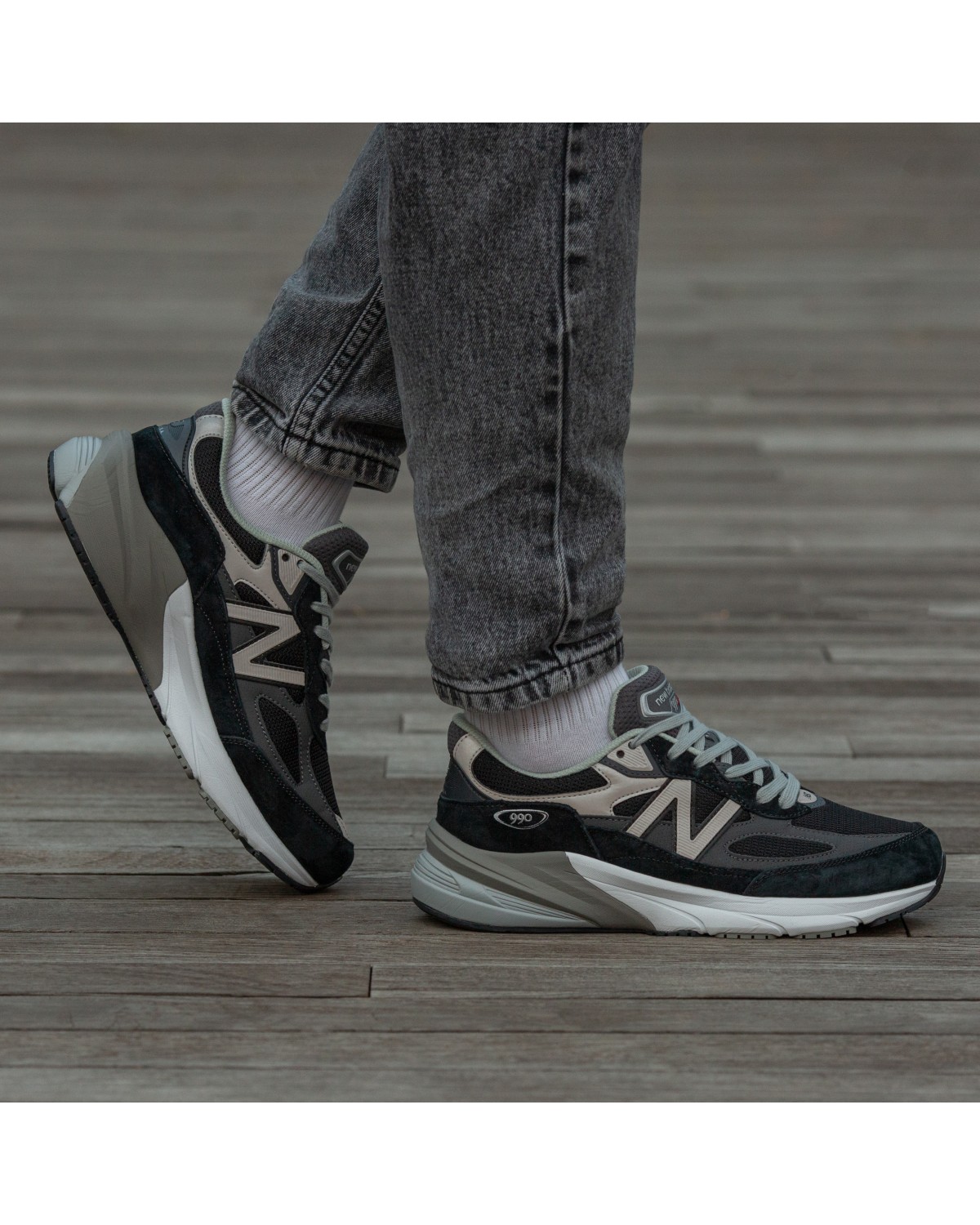 New Balance 990 v6 Black Grey