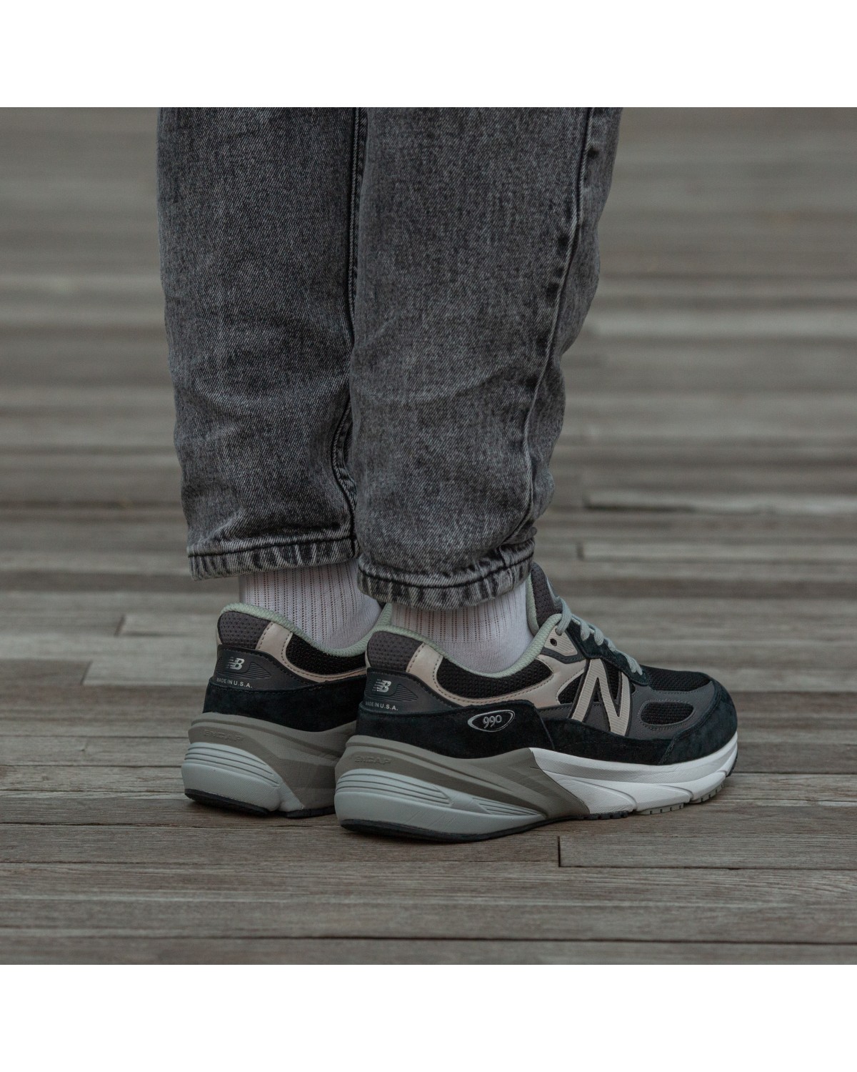 New Balance 990 v6 Black Grey