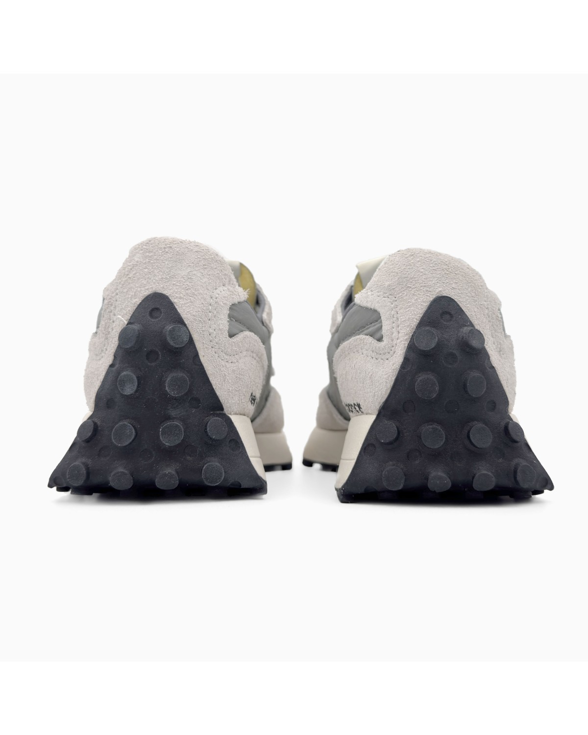 New Balance 327 Grey Logo