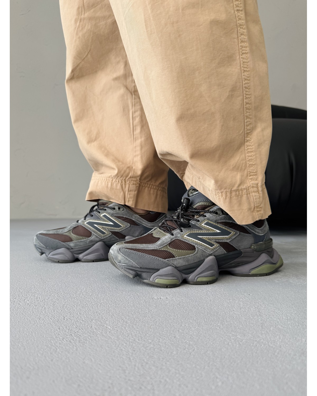 New Balance 9060 Grey/Brown