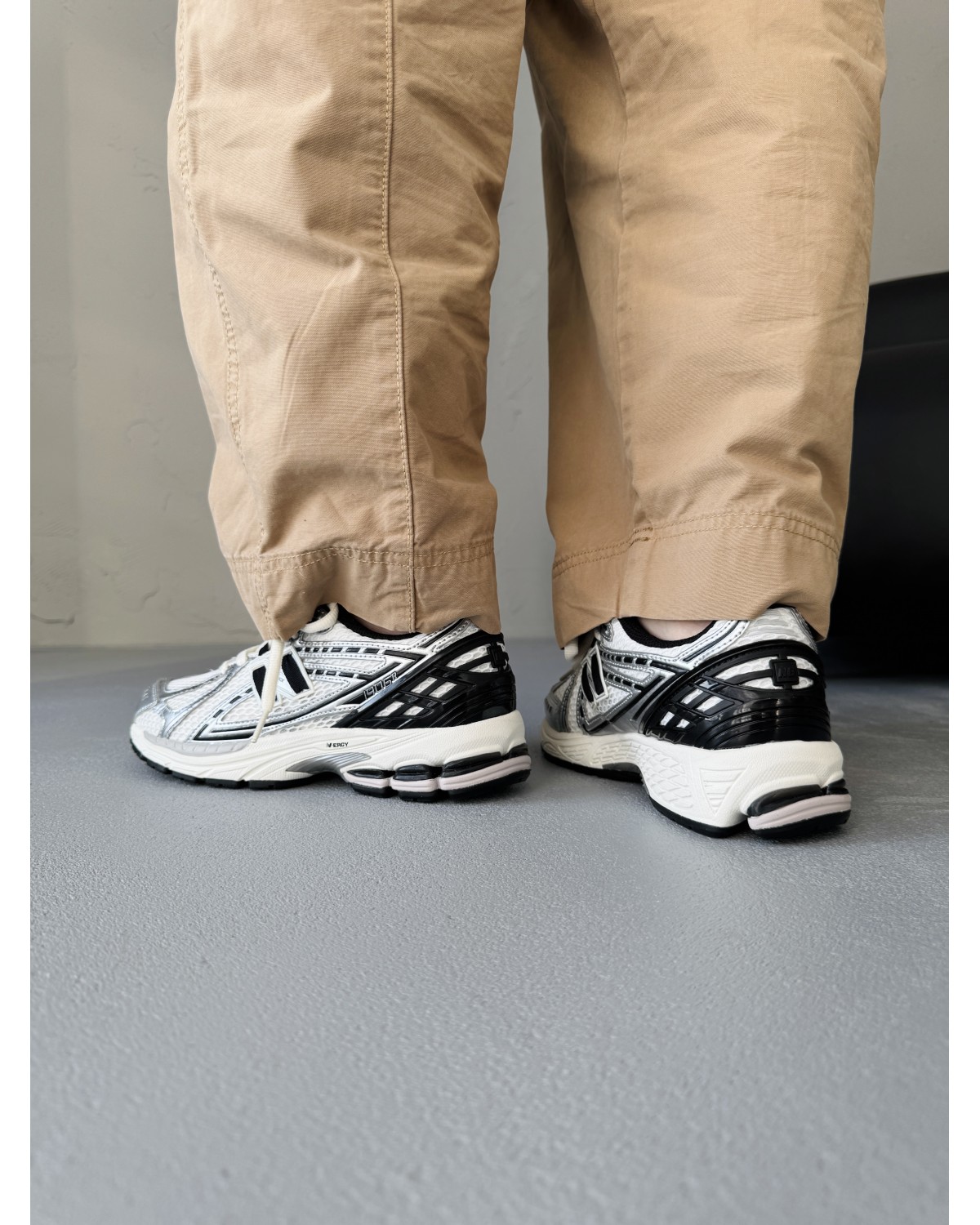 New Balance 1906R White/Silver/Black
