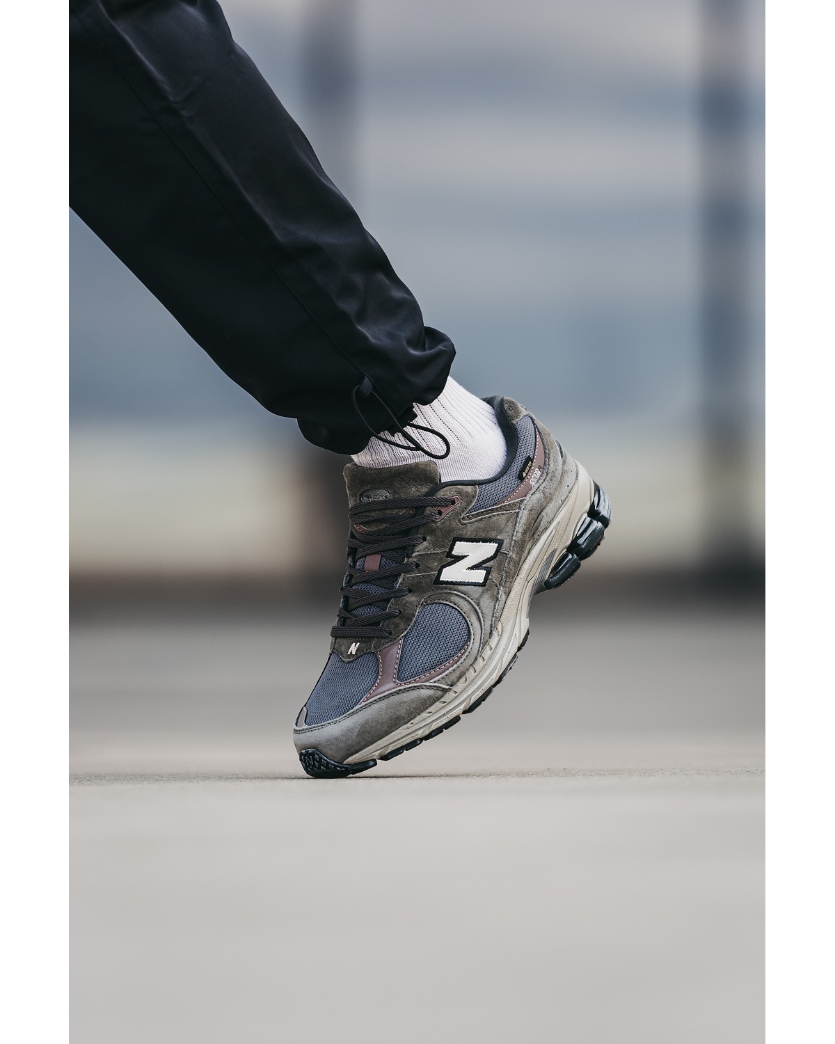 New Balance 2002R