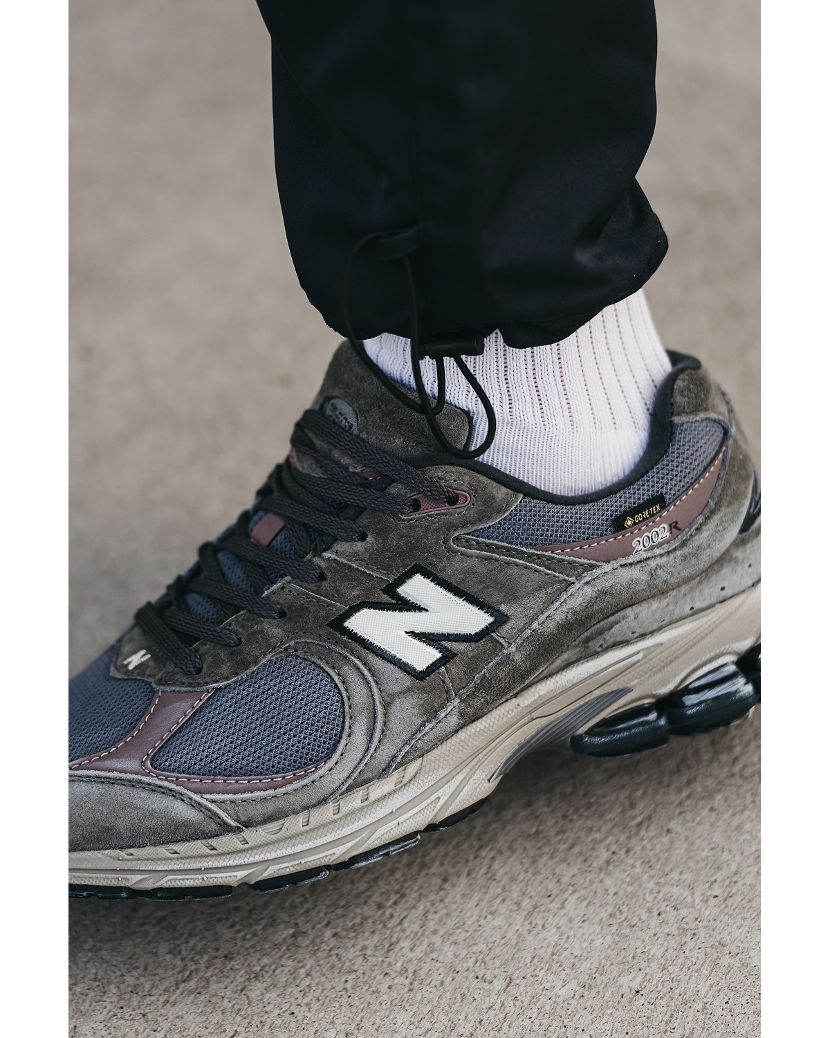 New Balance 2002R