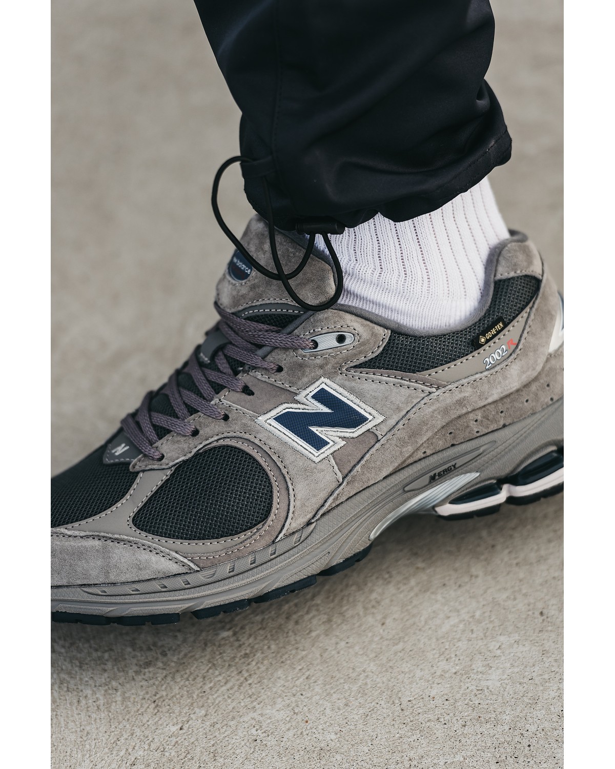 New Balance 2002R