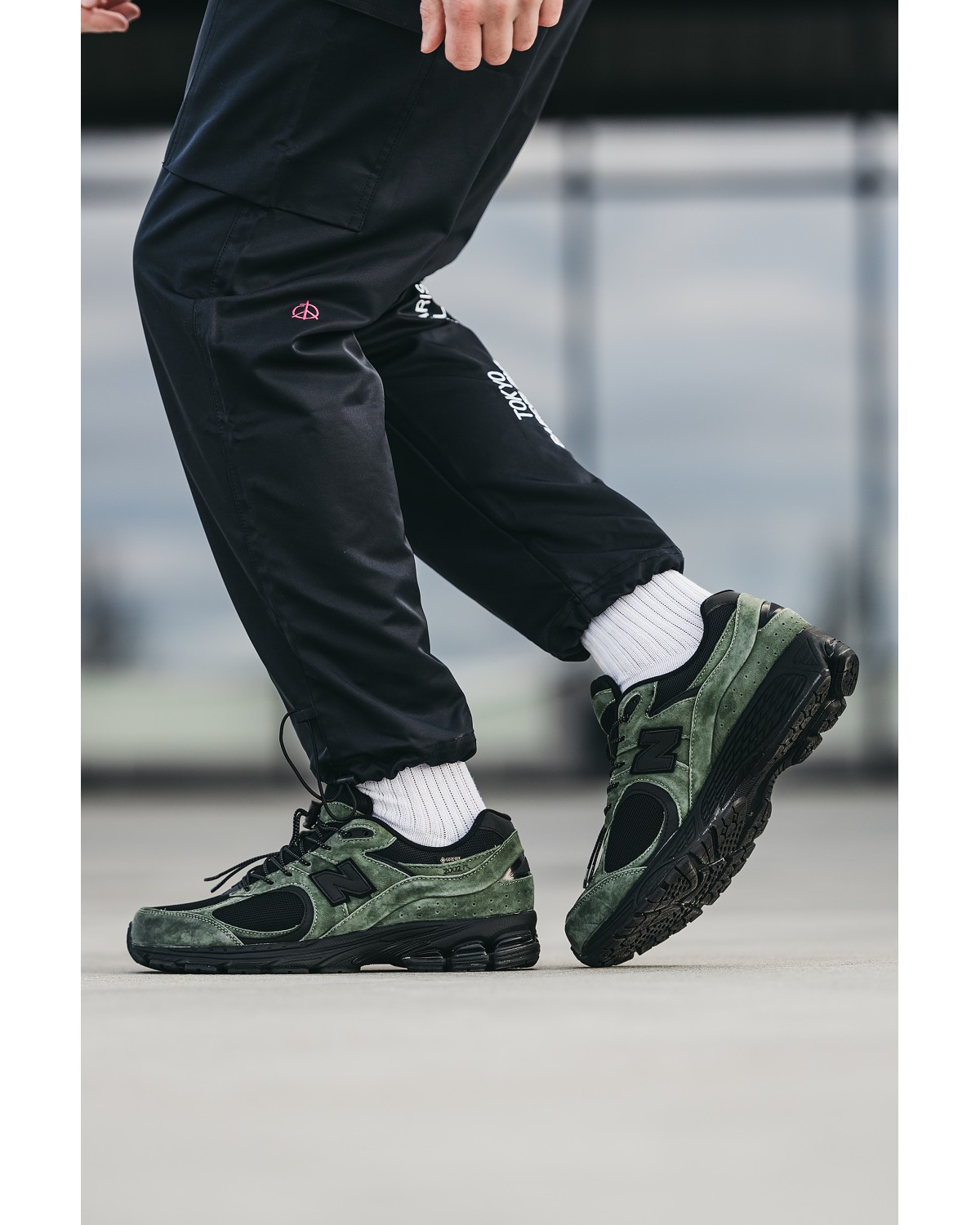 New Balance 2002R