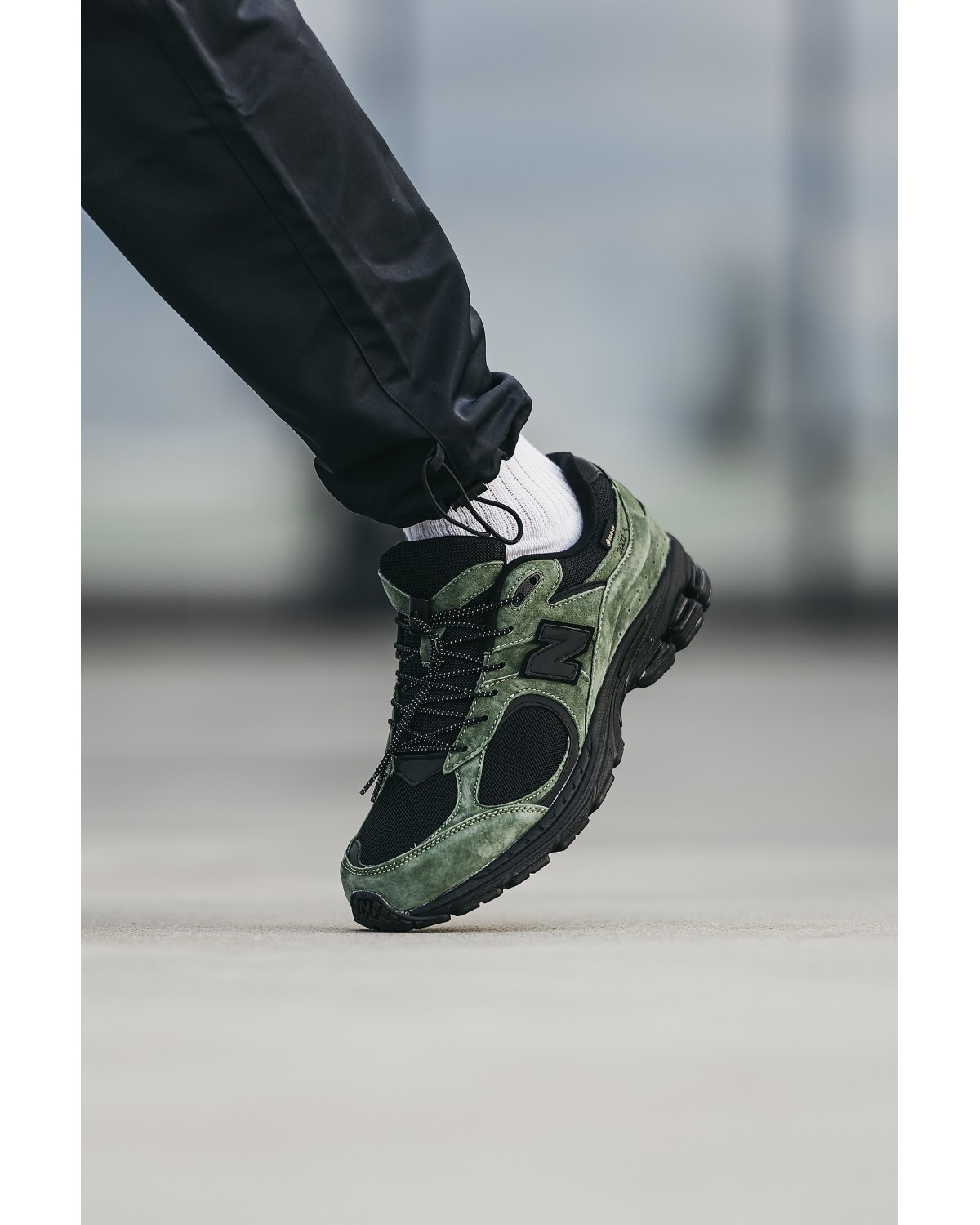 New Balance 2002R