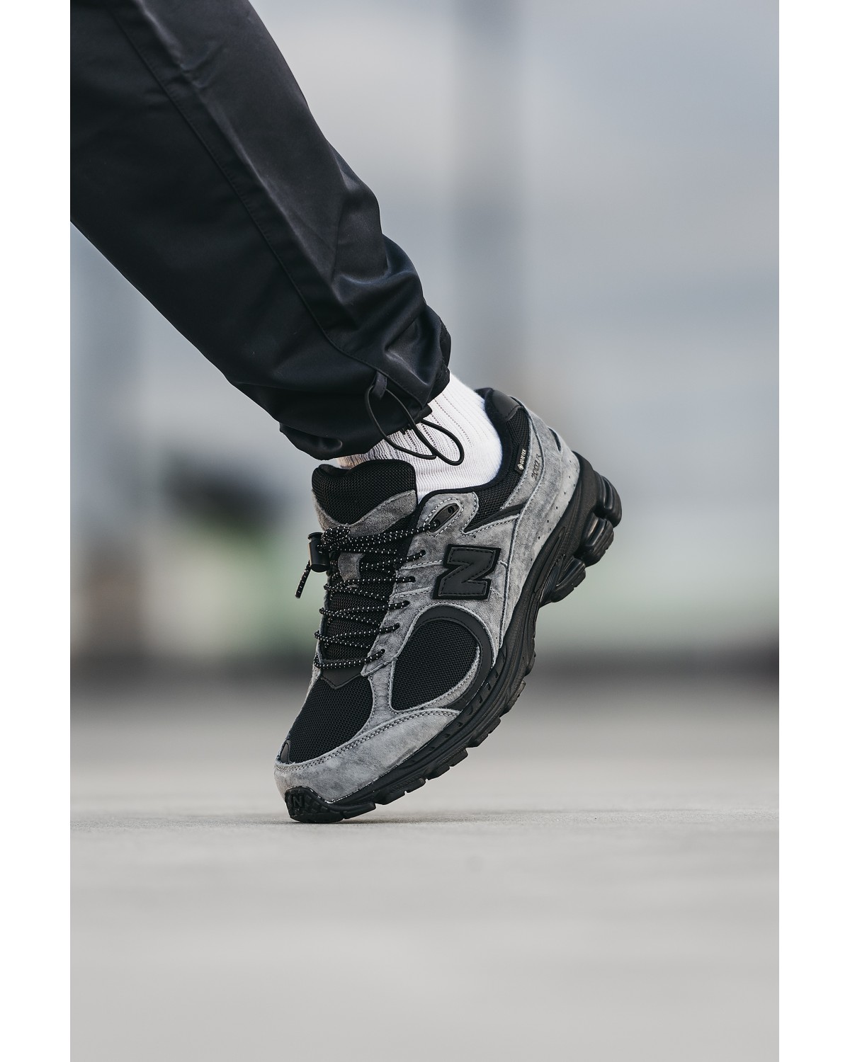 New Balance 2002R