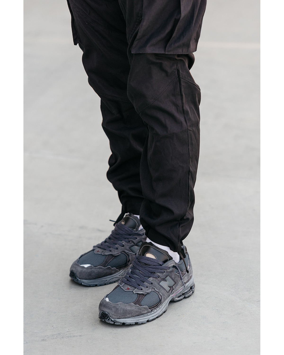 New Balance 2002R Dark