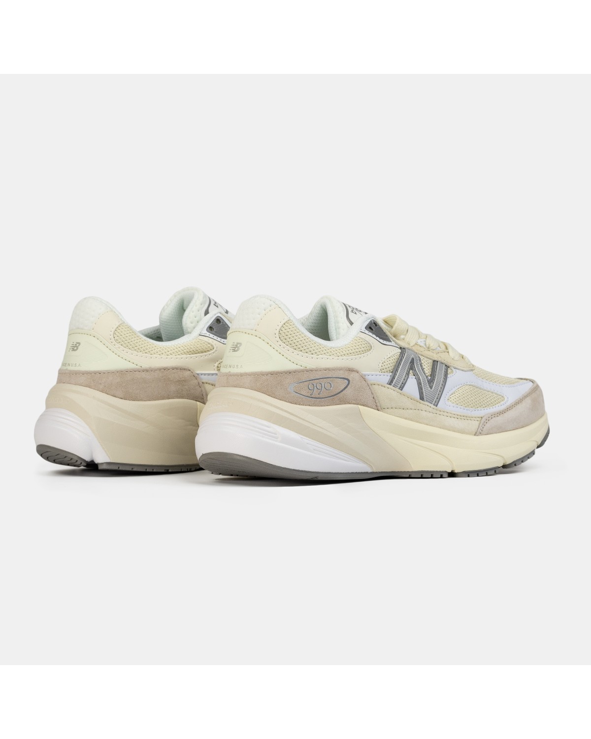New Balance 990v6 Beige