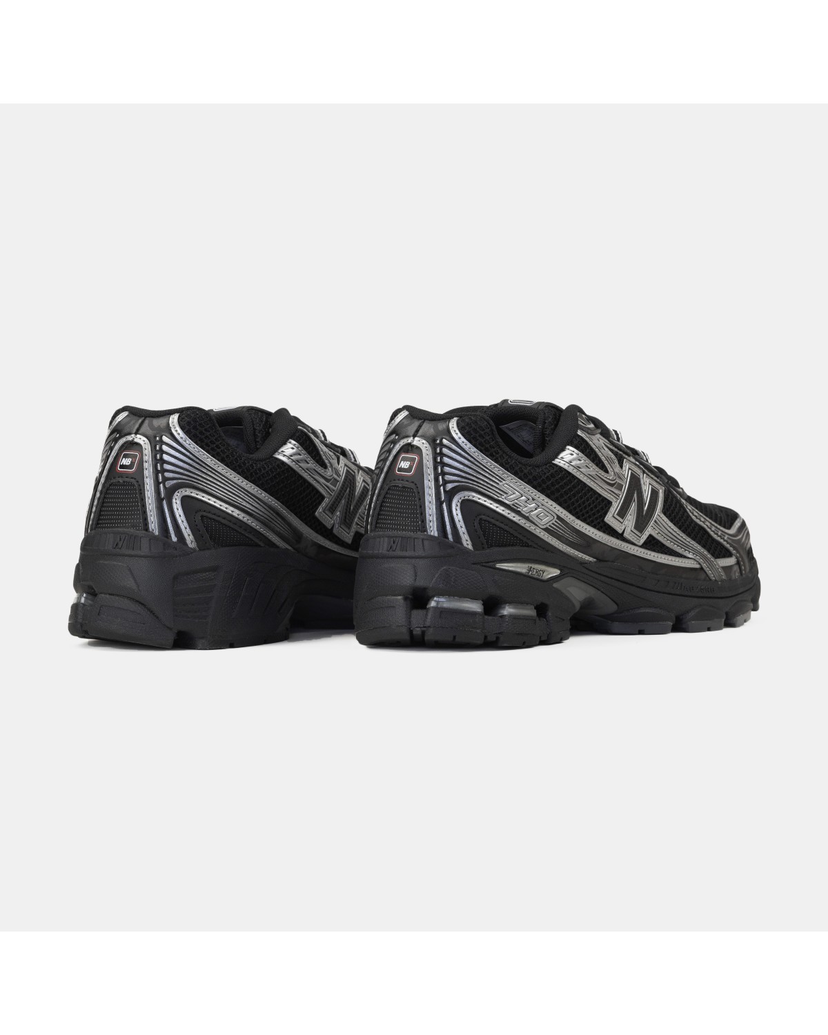 New Balance 740 Black White