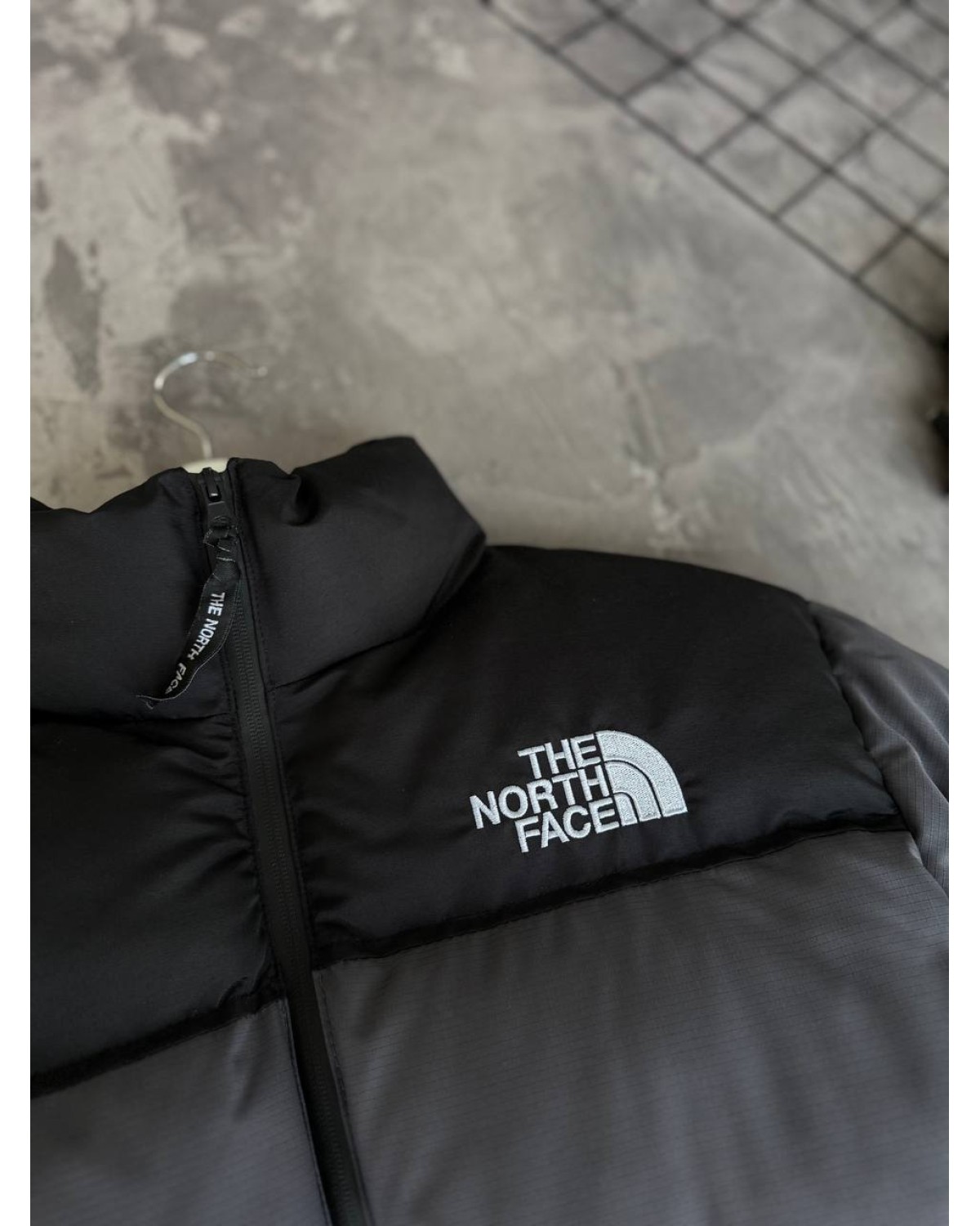 Водовідштовхувальна куртка The North Face графітова