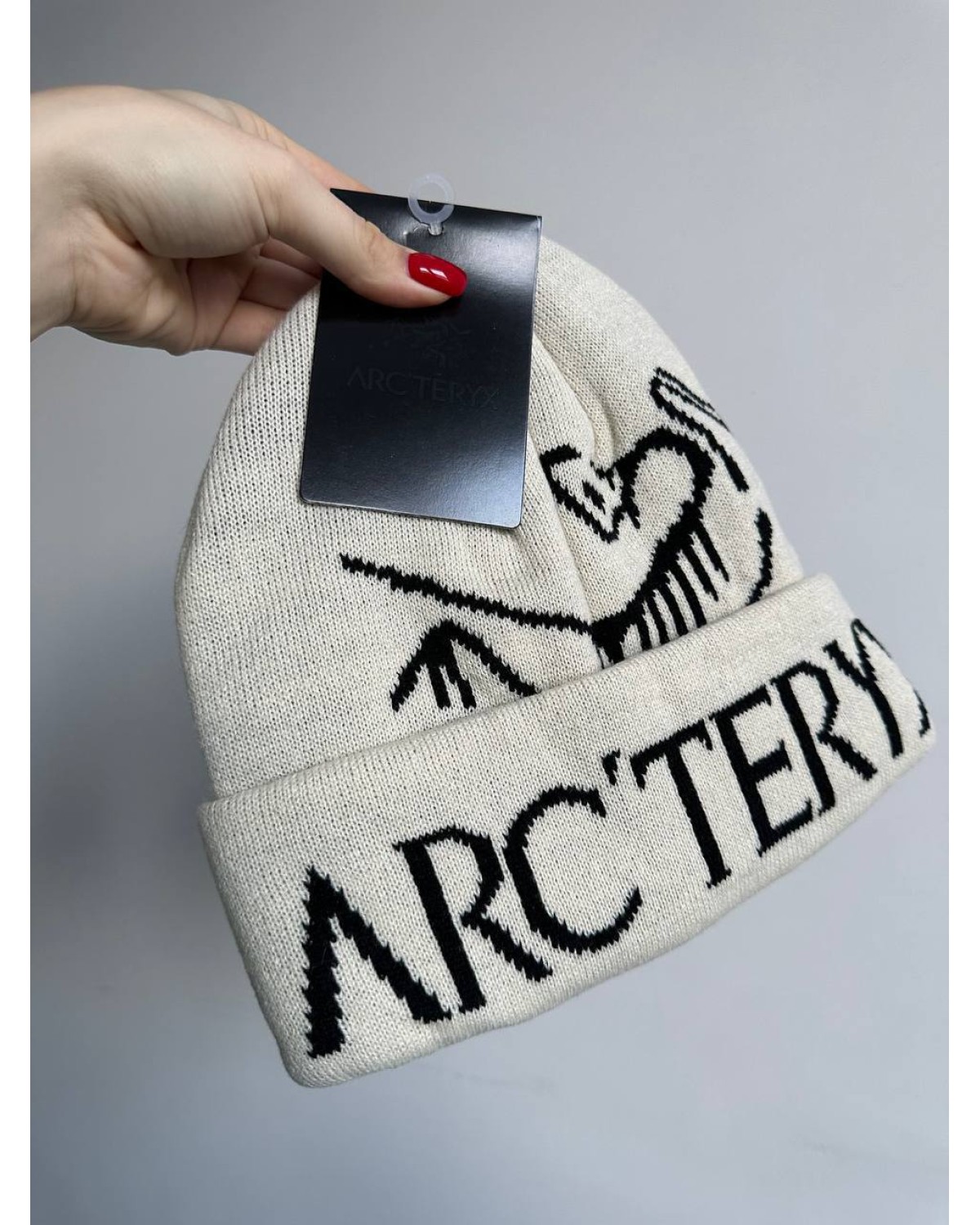 Шапка Arcteryx біла