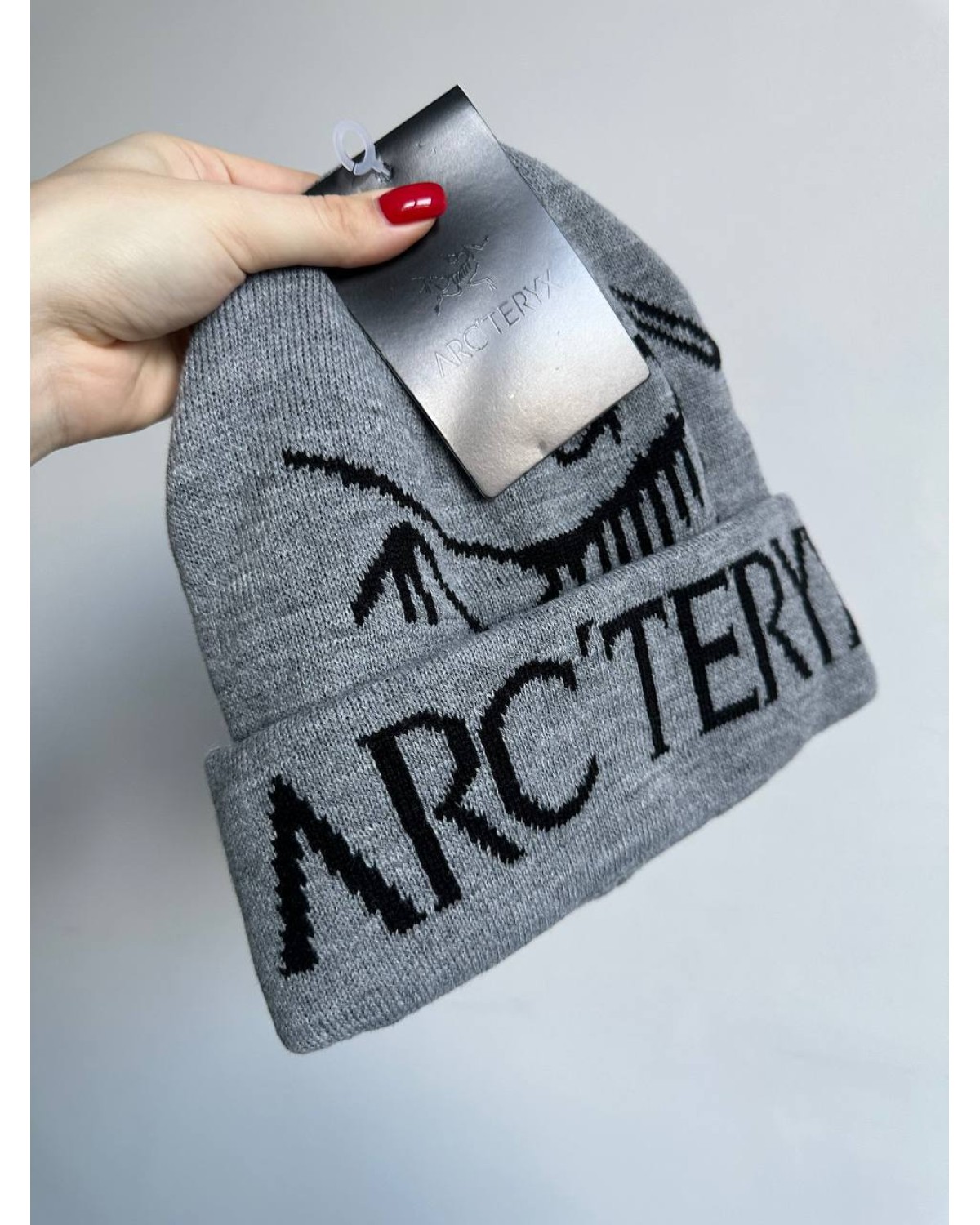 Шапка Arcteryx сіра