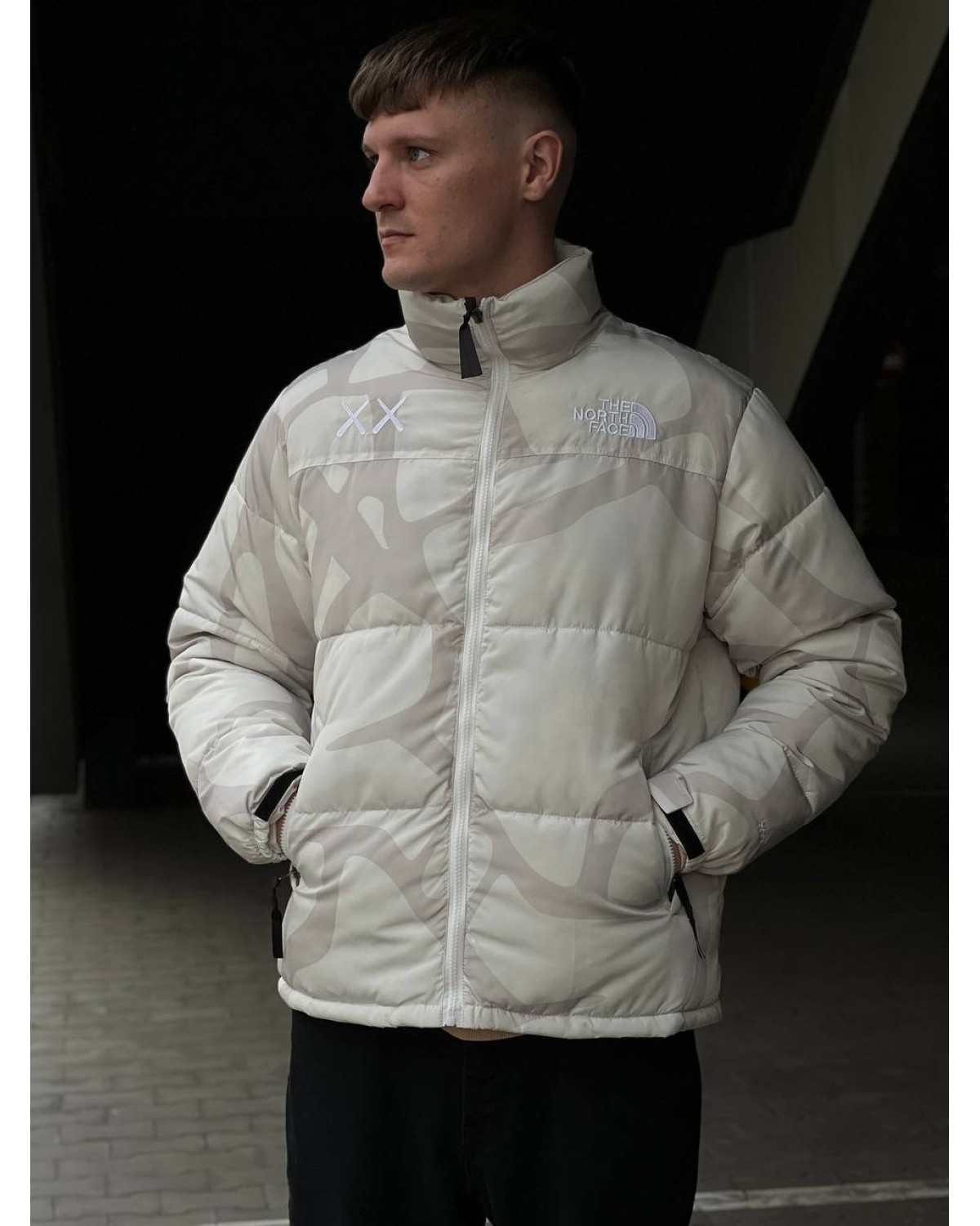 Куртка The North Face x Kaws біла