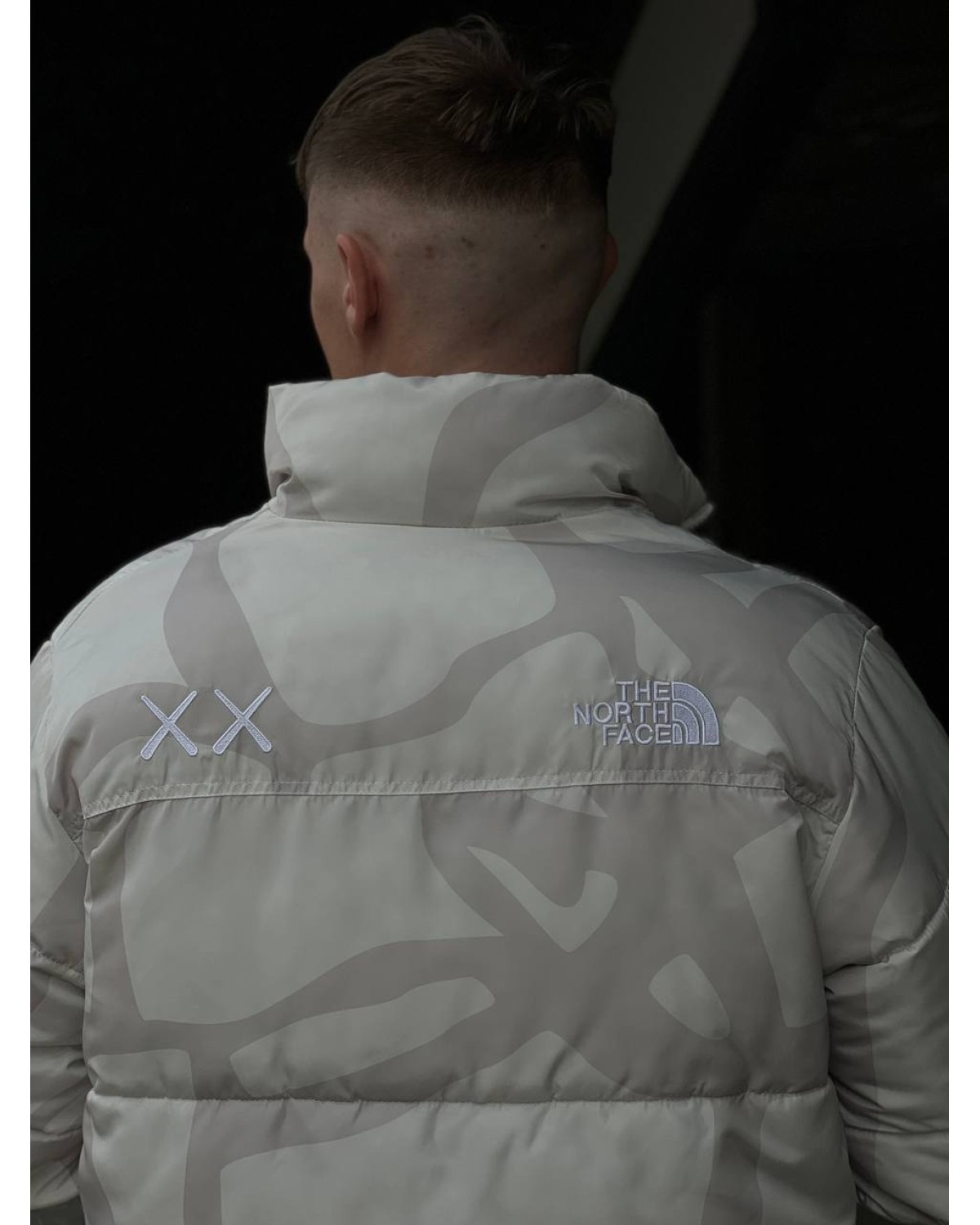 Куртка The North Face x Kaws біла