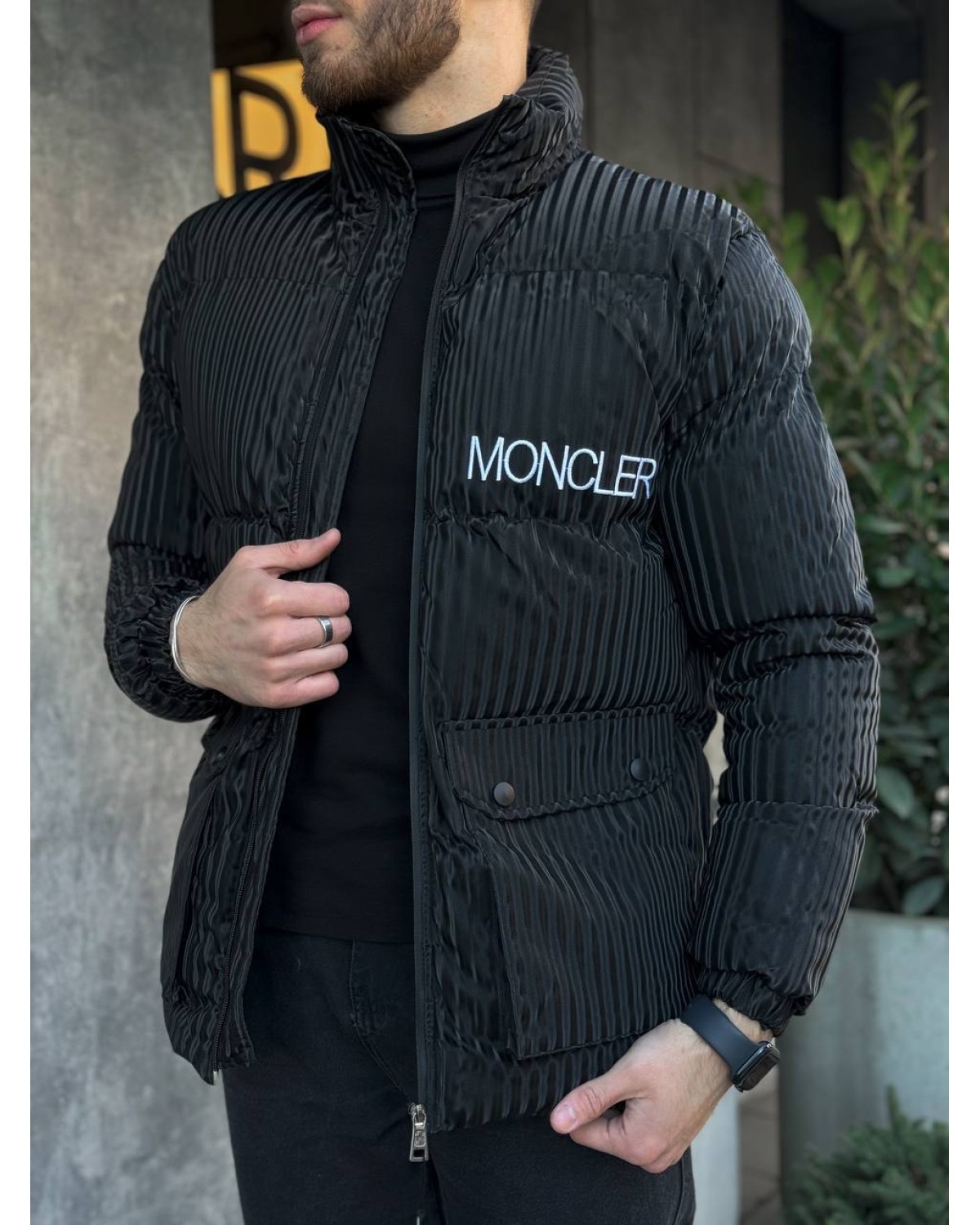 Куртка Moncler чорна