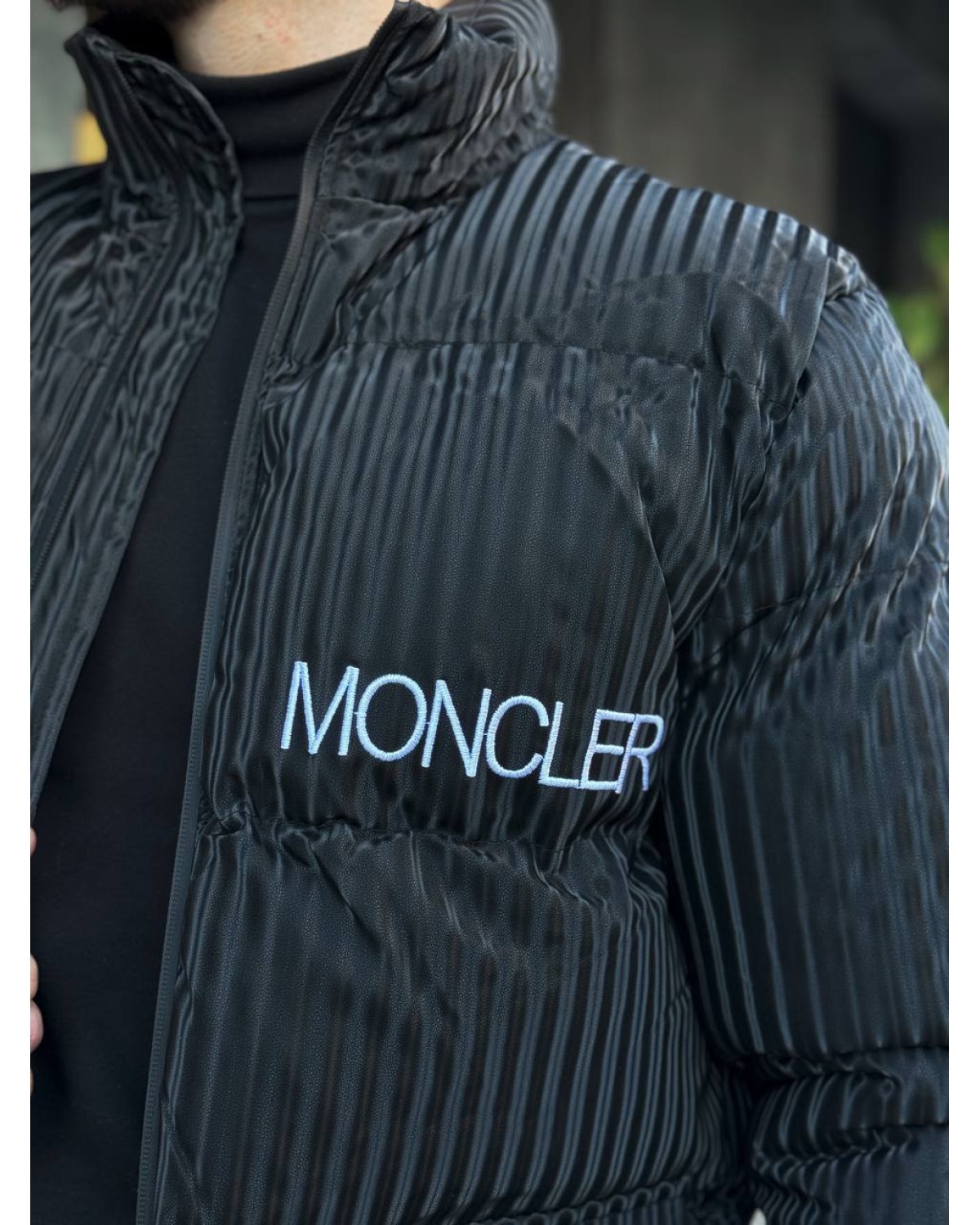 Куртка Moncler чорна