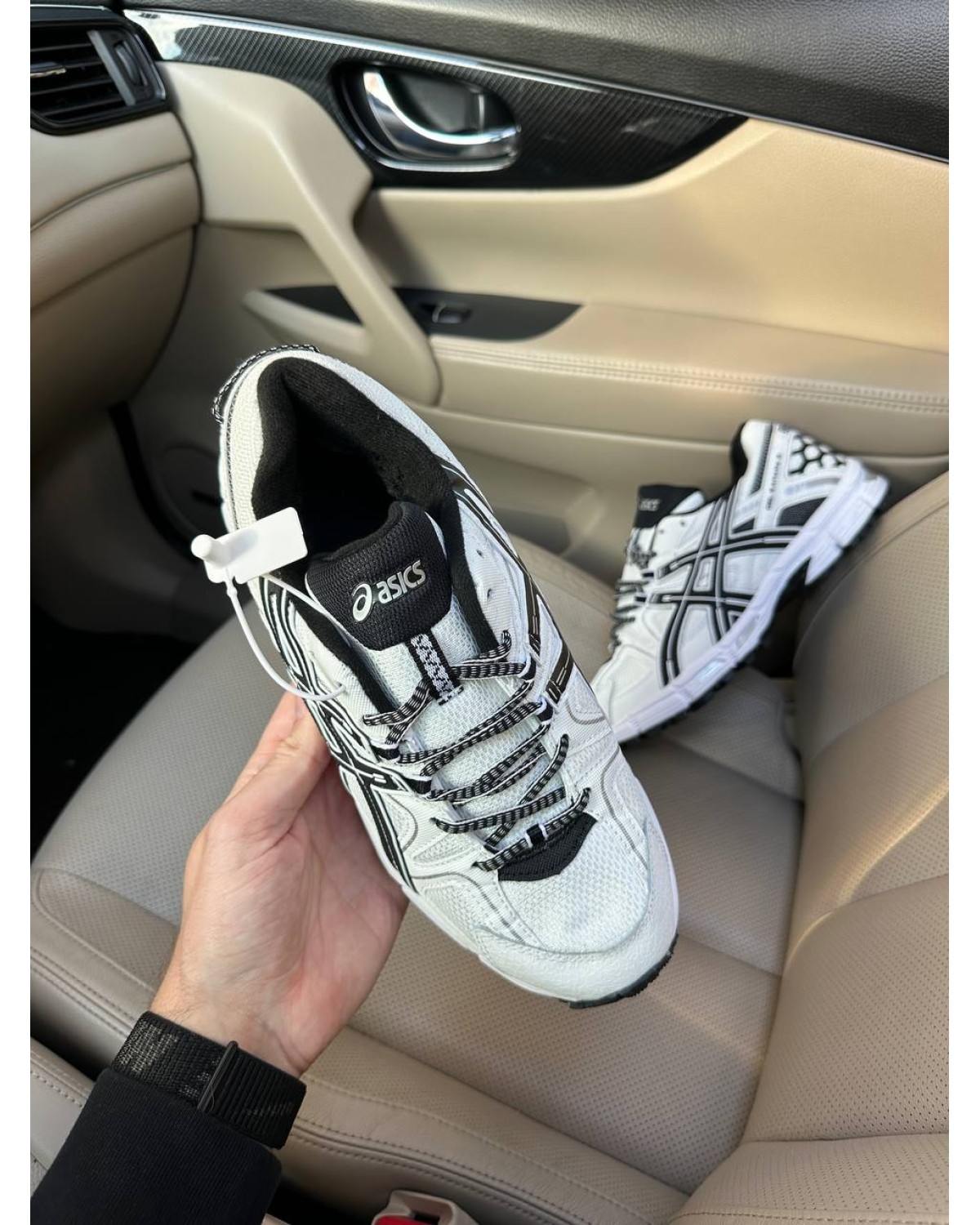 Asics Gel Kahana 8 White Fur