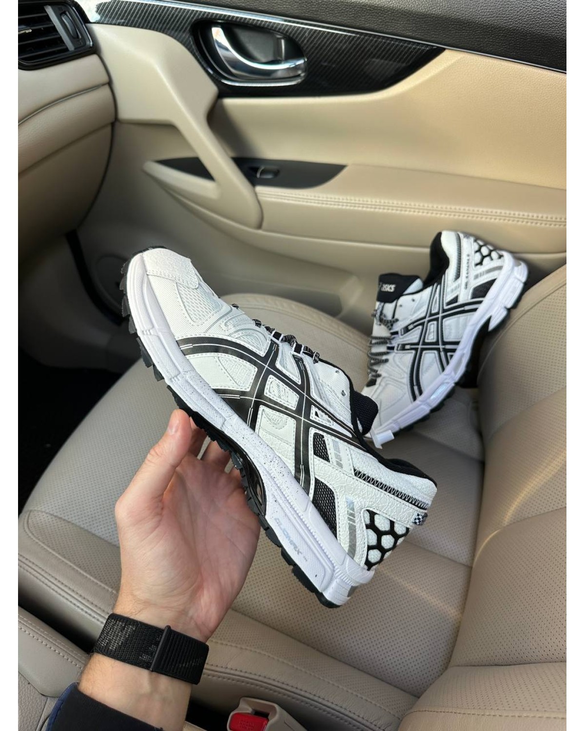 Asics Gel Kahana 8 White Fur