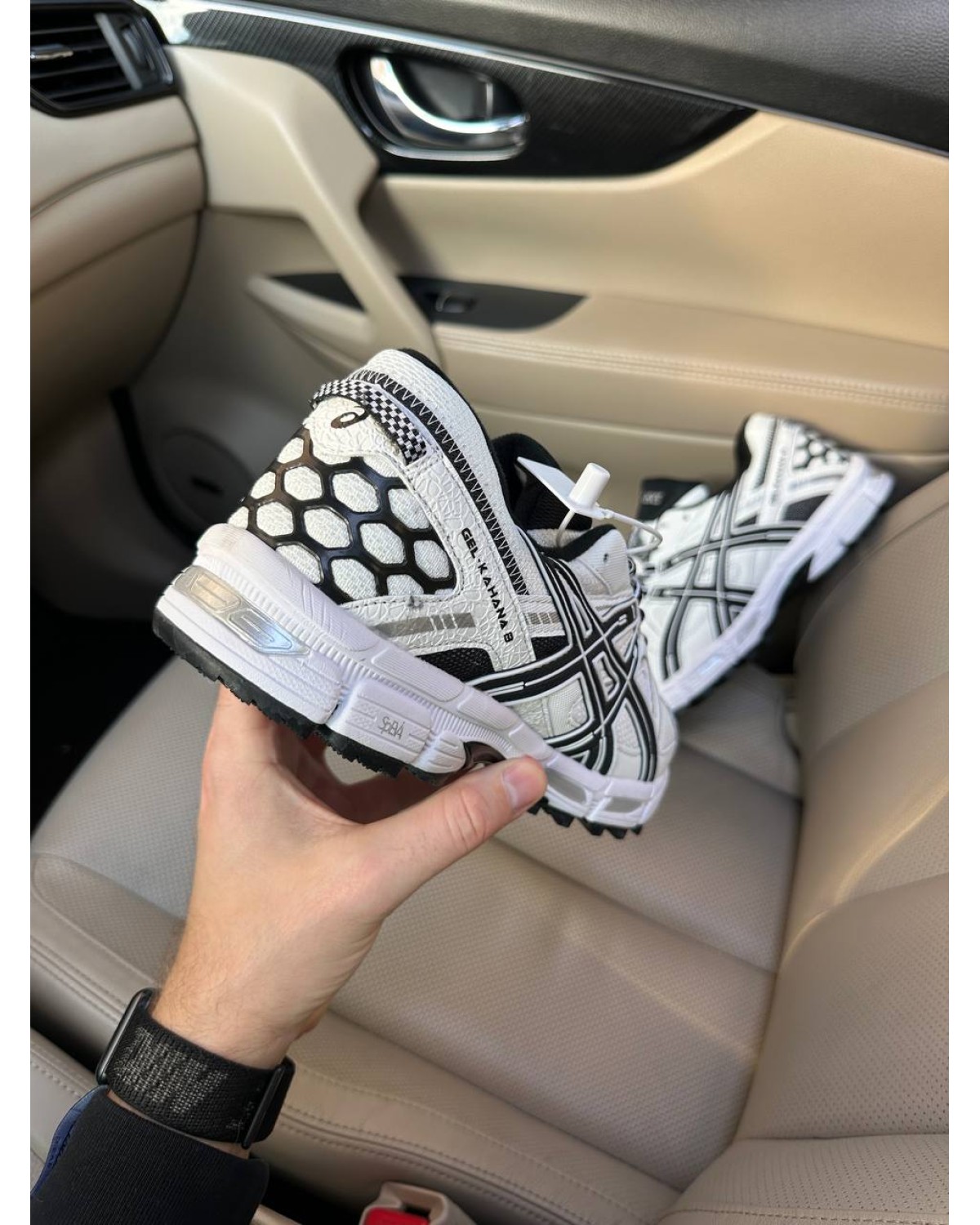 Asics Gel Kahana 8 White Fur