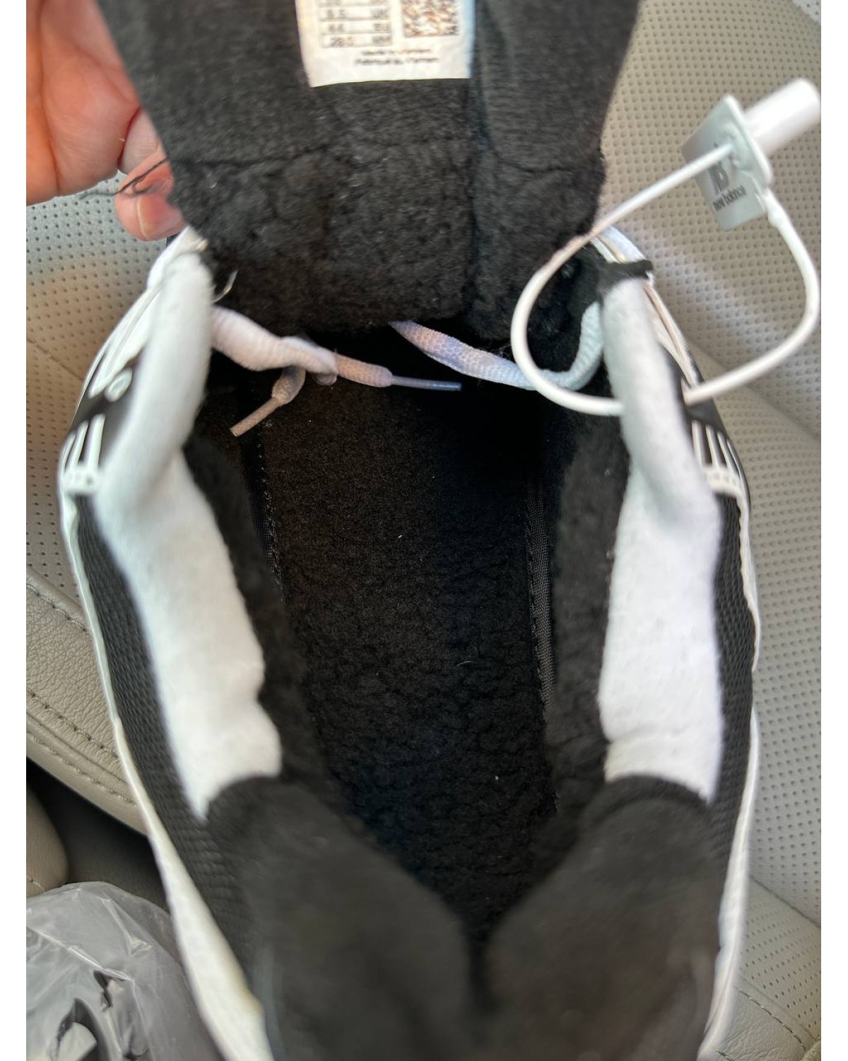 New Balance 530 White Black Fur