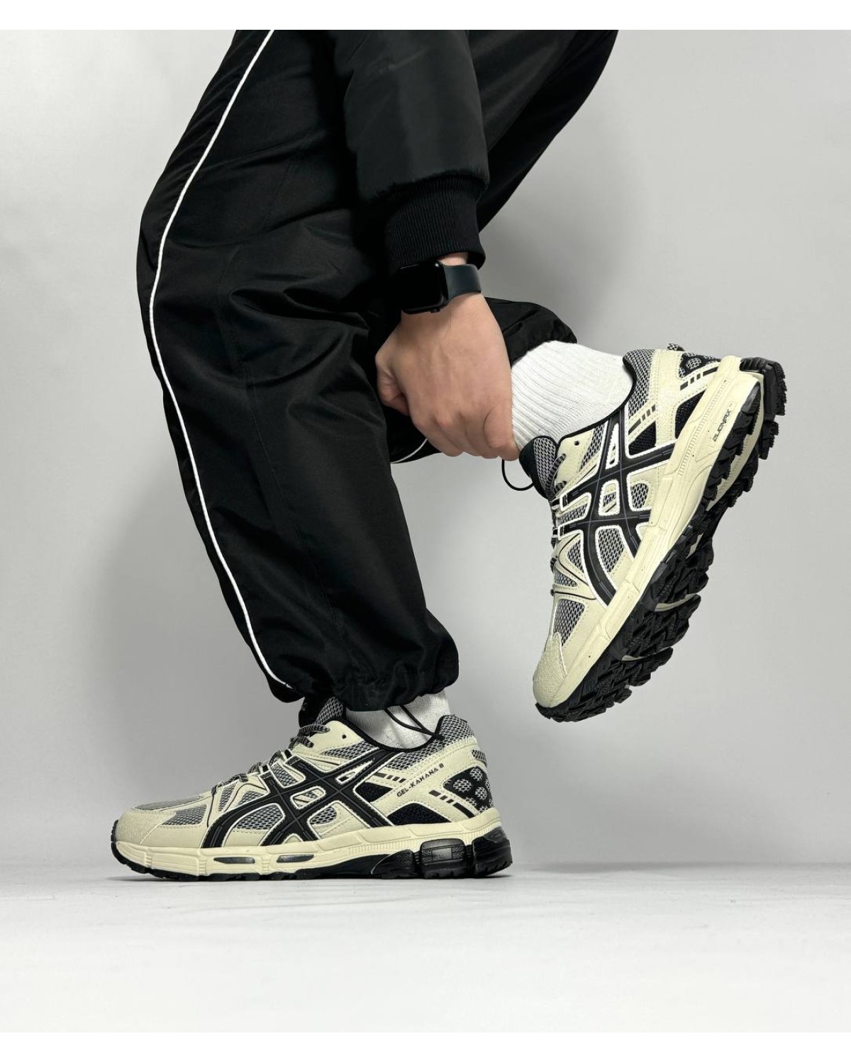 Asics Gel-Kahana 8 Black White Gore-tex