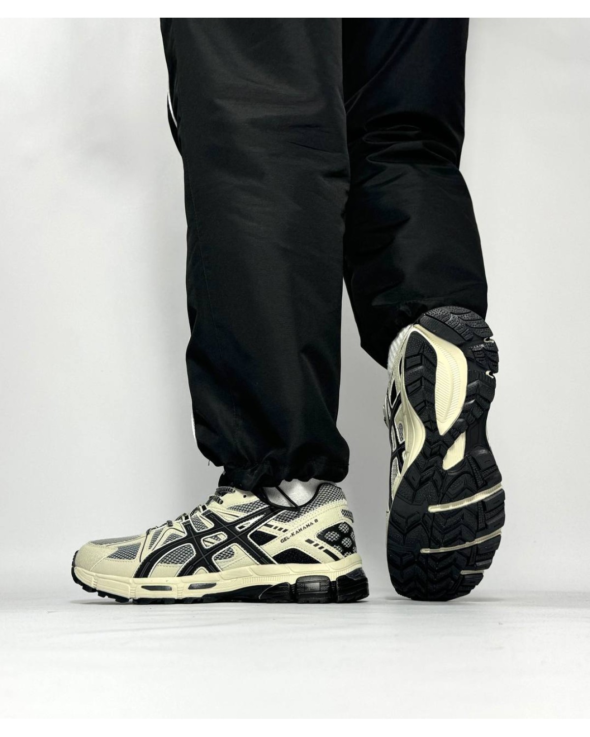 Asics Gel-Kahana 8 Black White Gore-tex