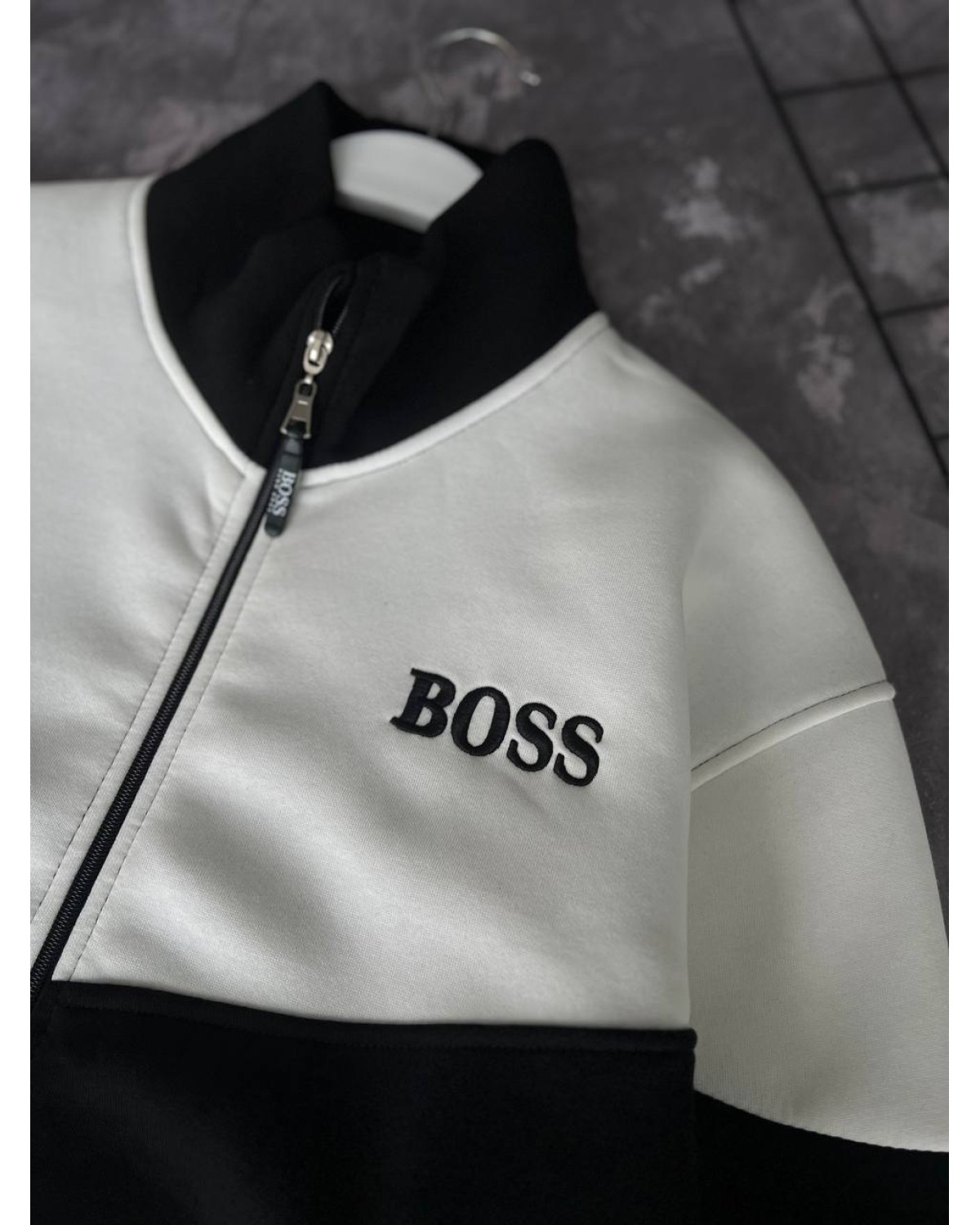 Костюм Hugo Boss чорно - білий