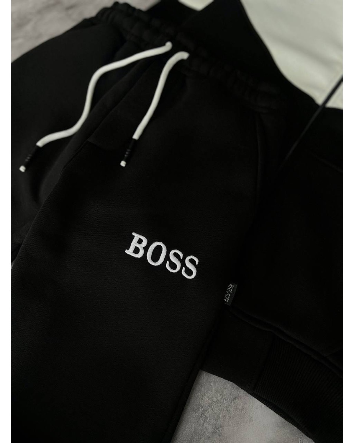 Костюм Hugo Boss чорно - білий