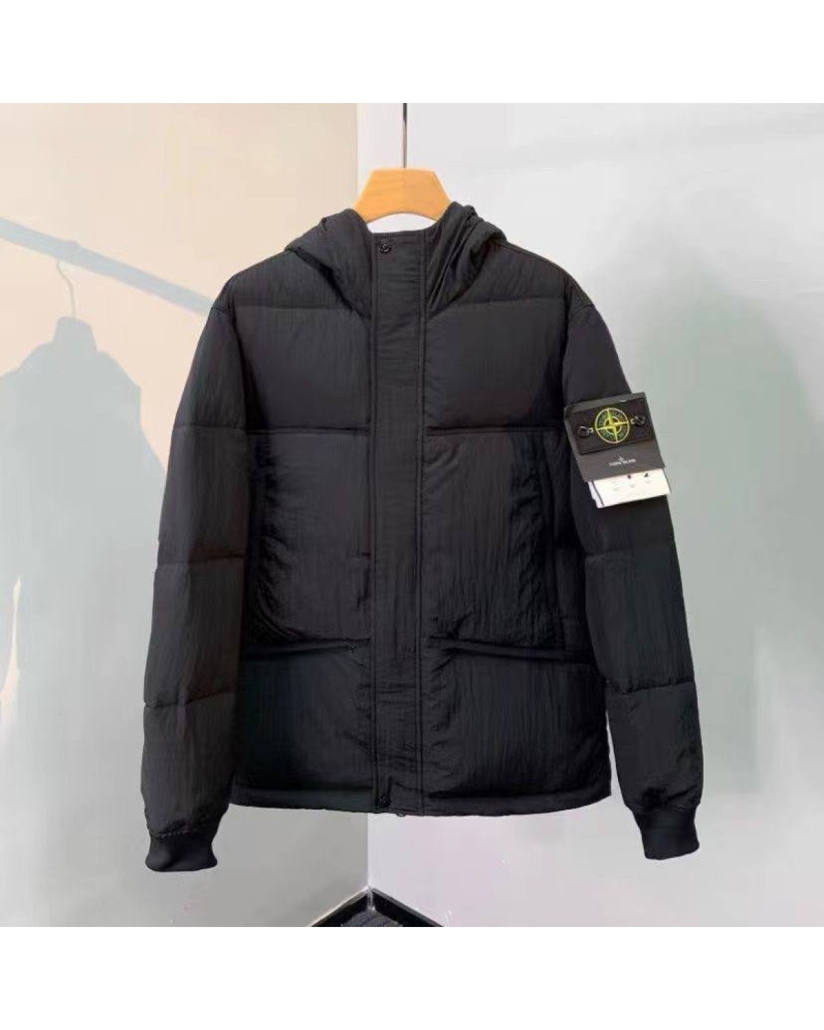 Водовідштовхувальний пуховик Stone Island Nyulon Metal з капюшоном чорний