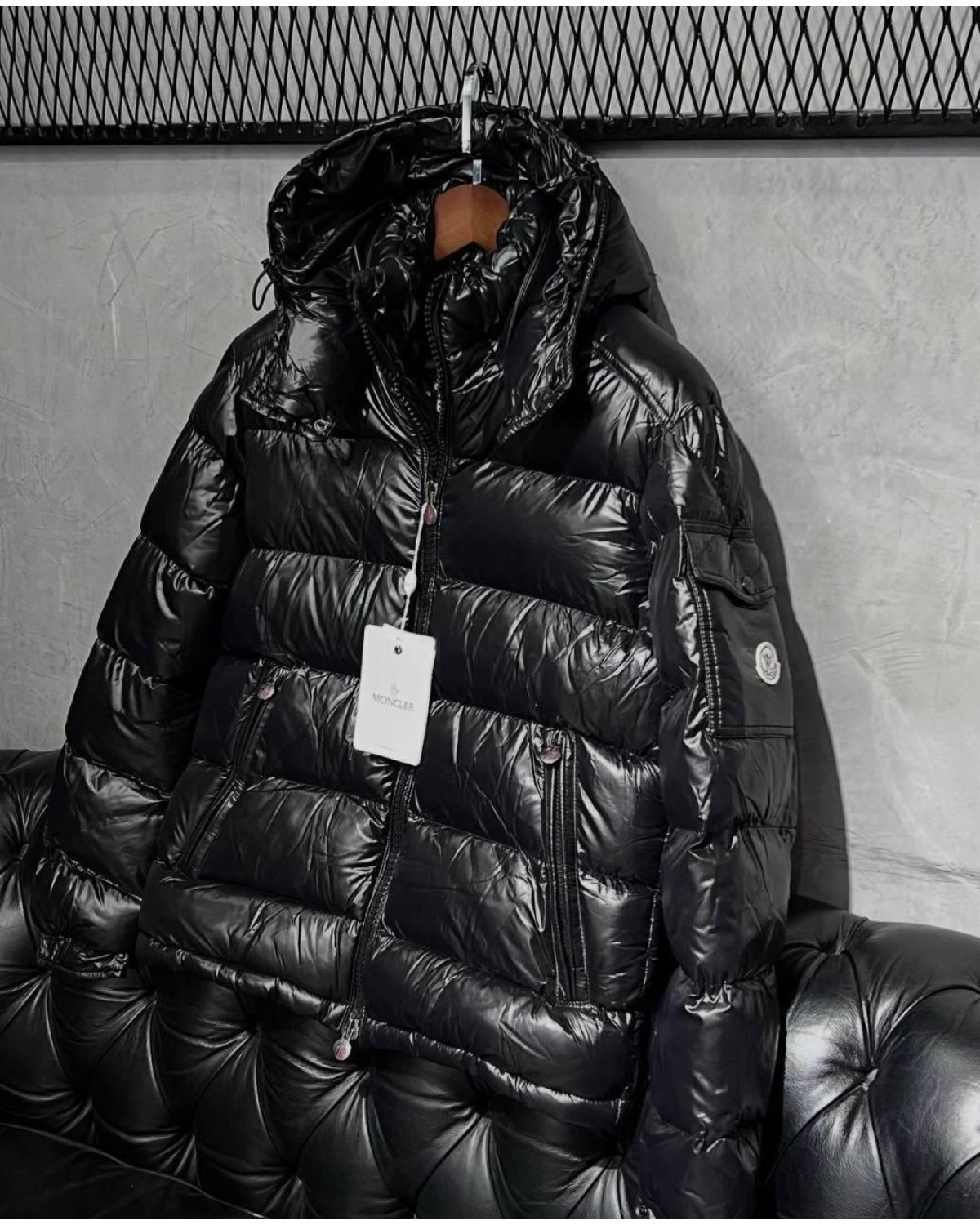 Пуховик Moncler чорний