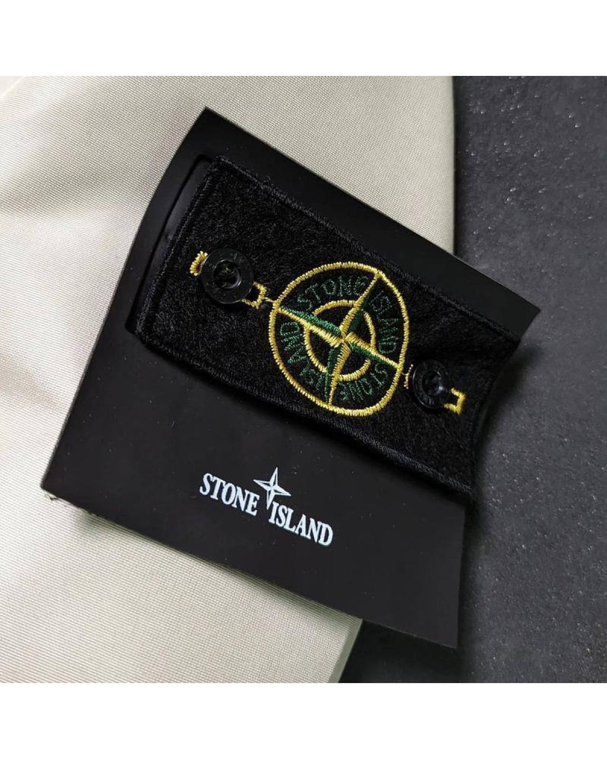 Вітрівка Stone Island бежева