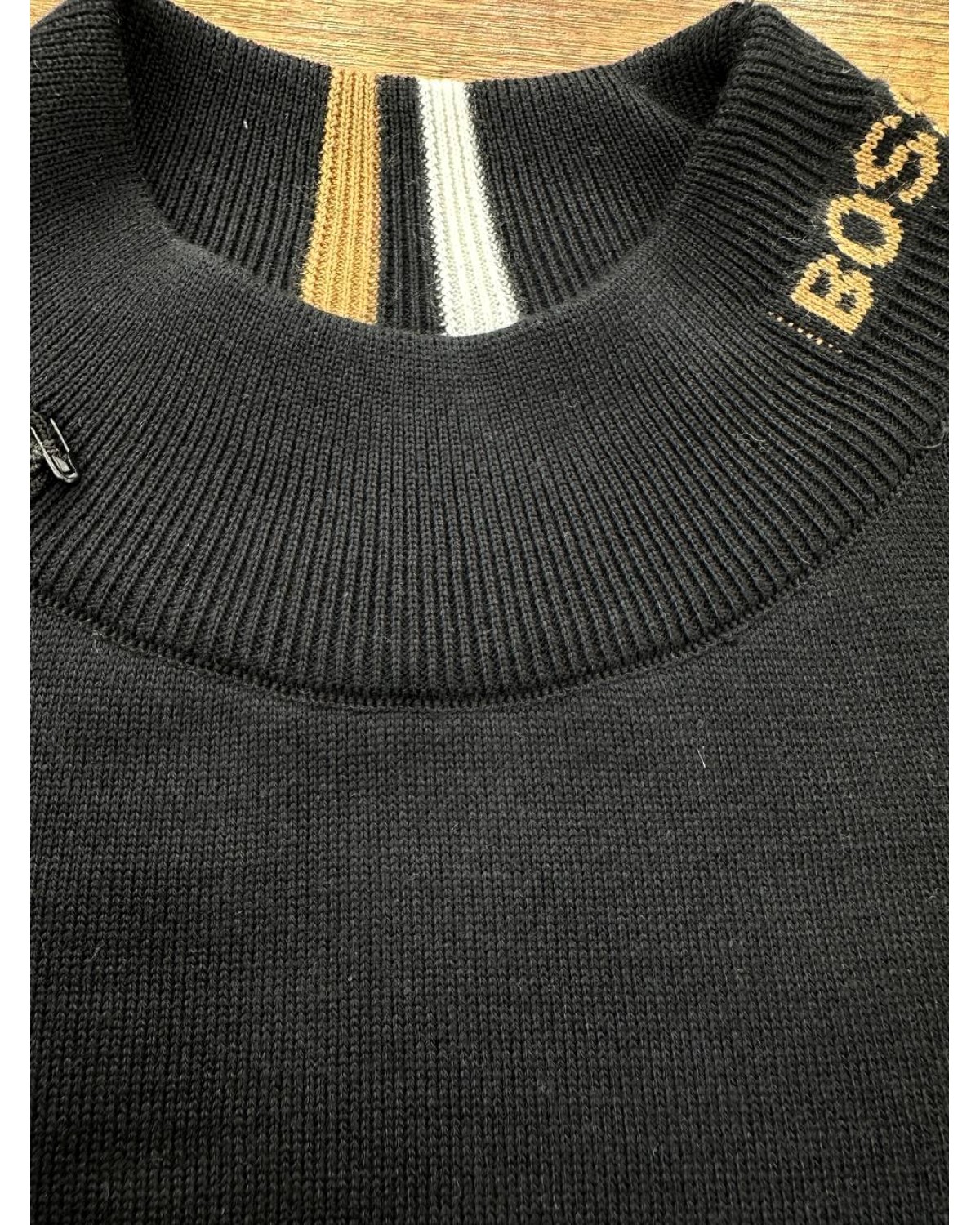 Светер Hugo Boss чорний