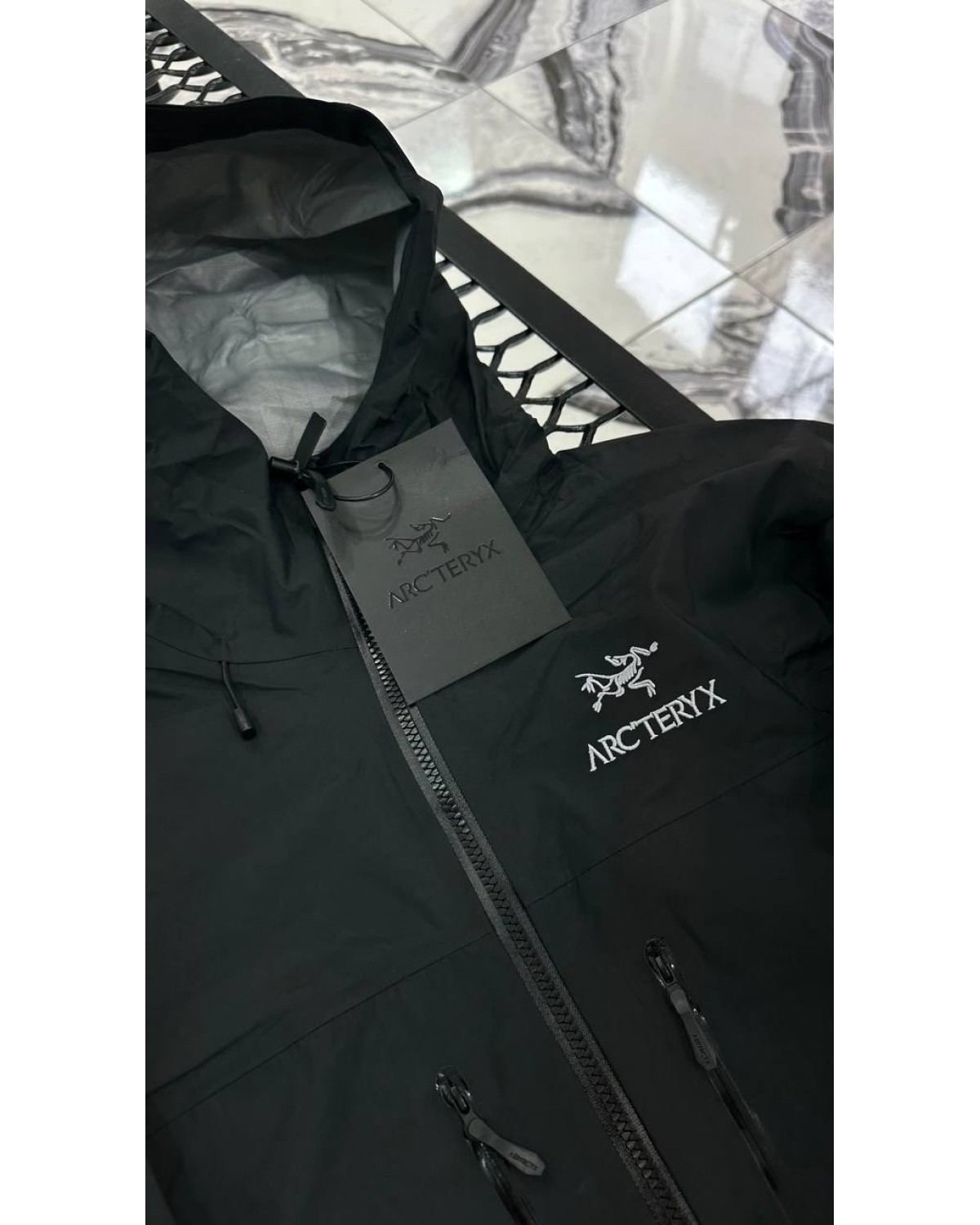 Вітрівка Arcteryx Gore-Tex  чорна