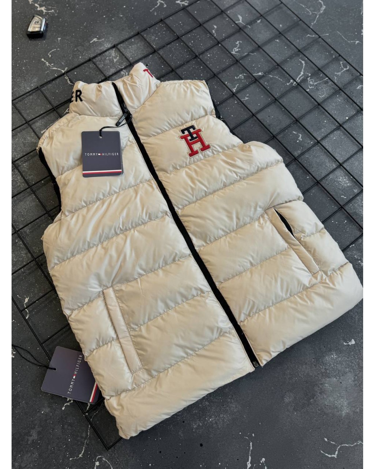 Жилетка Tommy Hilfiger бежева