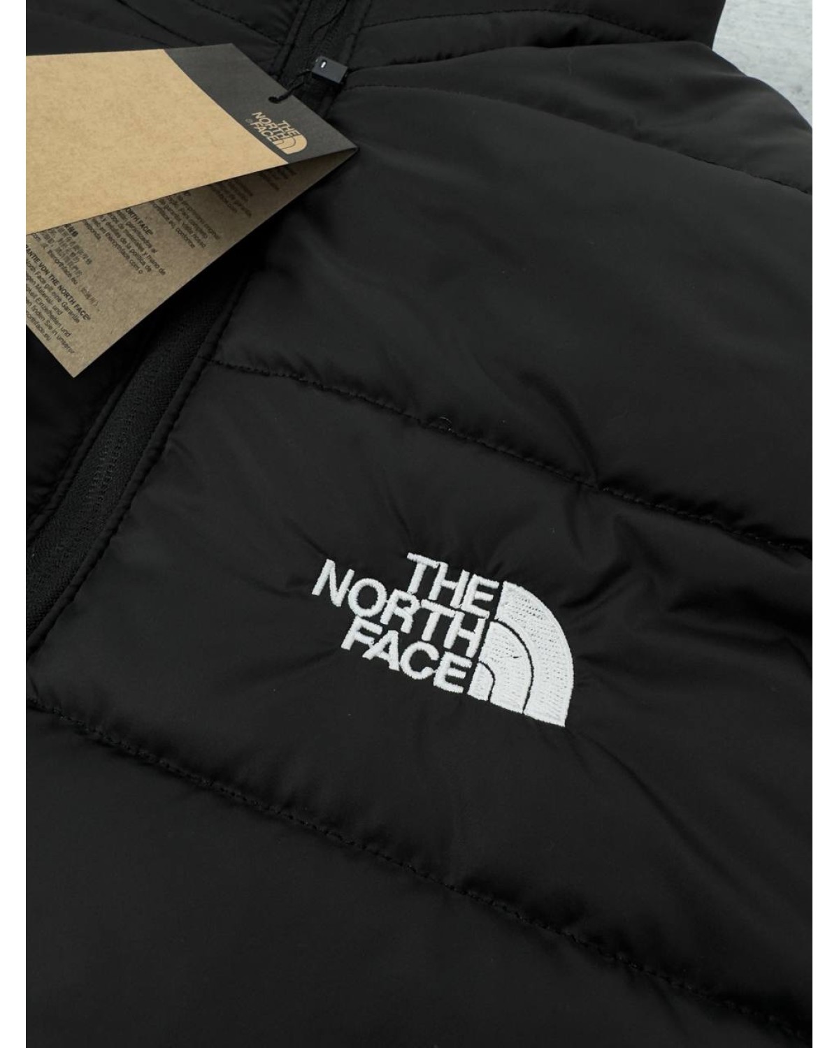 Водовідштовхувальна жилетка The North Face чорна